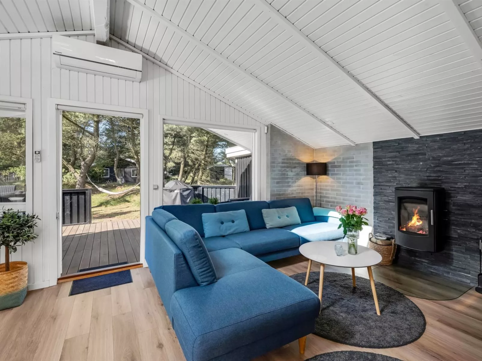 "Eirik" - 2.5km from the sea-Binnen