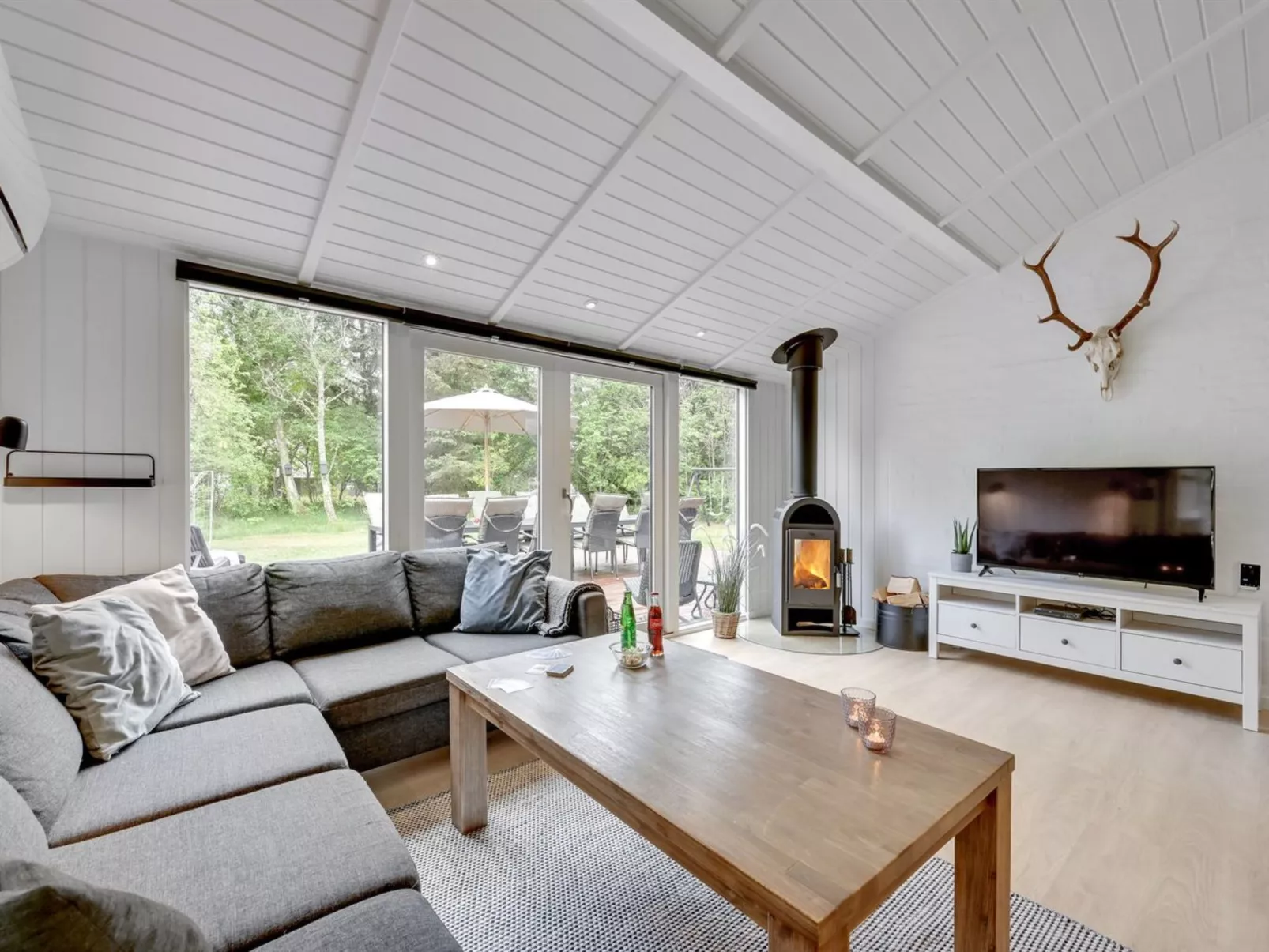 "Liviana" -  from the sea-Binnen