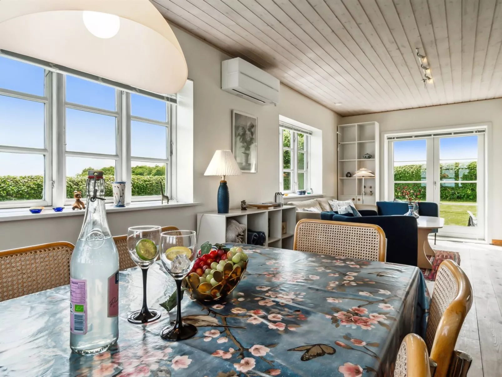 "Hildulf" - 1km from the sea-Binnen