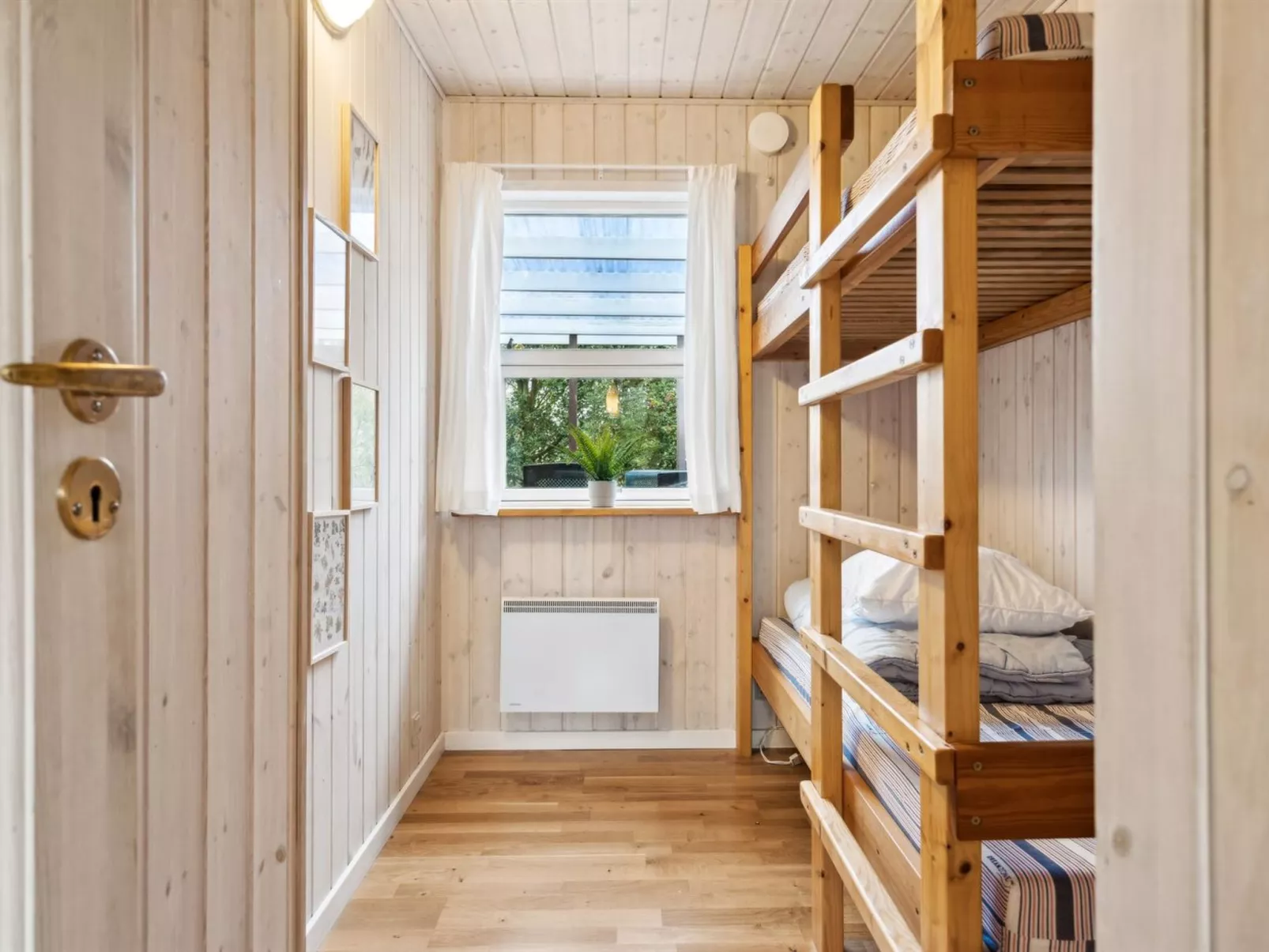 "Avni" - 300m from the sea-Binnen