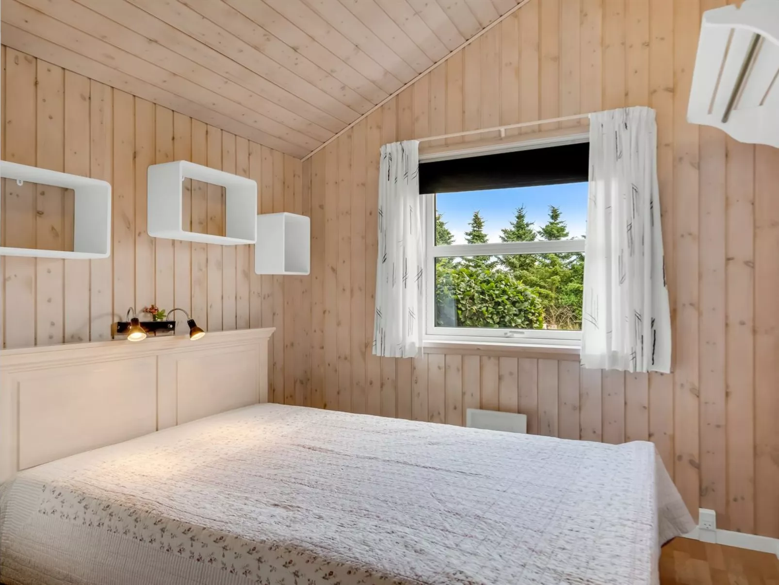 "Lari" - 600m from the sea-Binnen