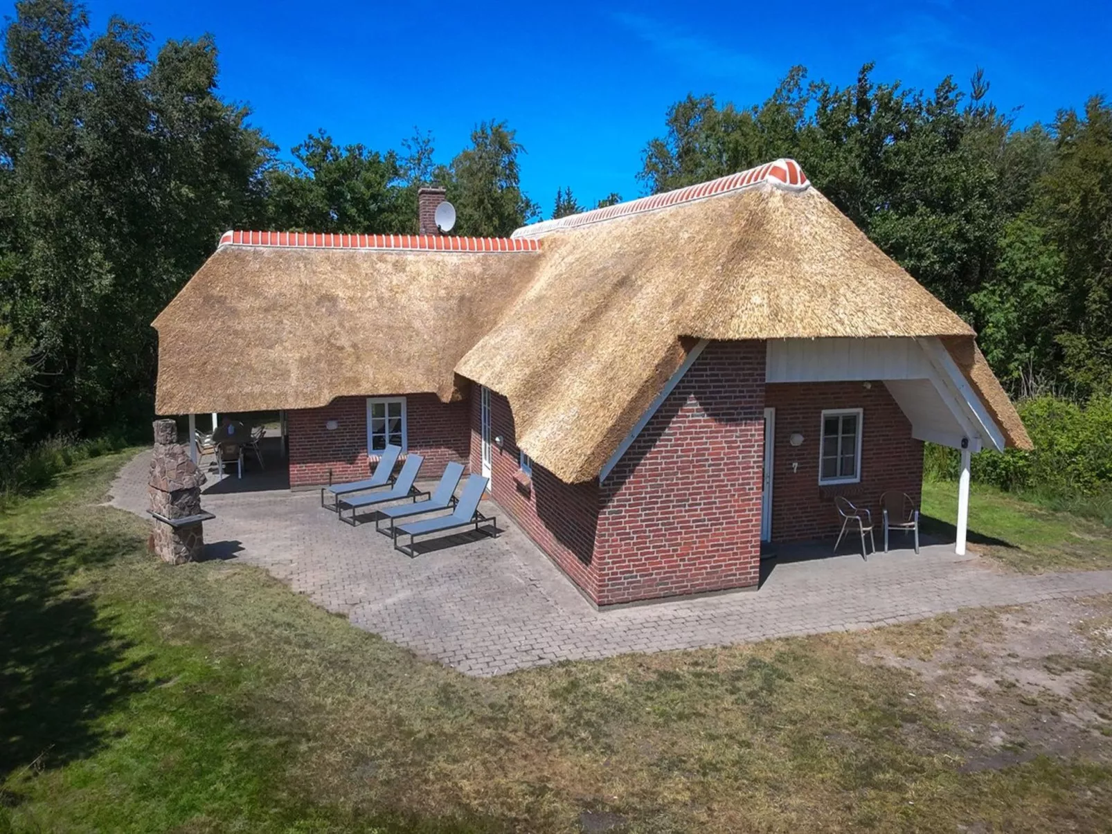 "Ejvi" - 4km from the sea-Buiten