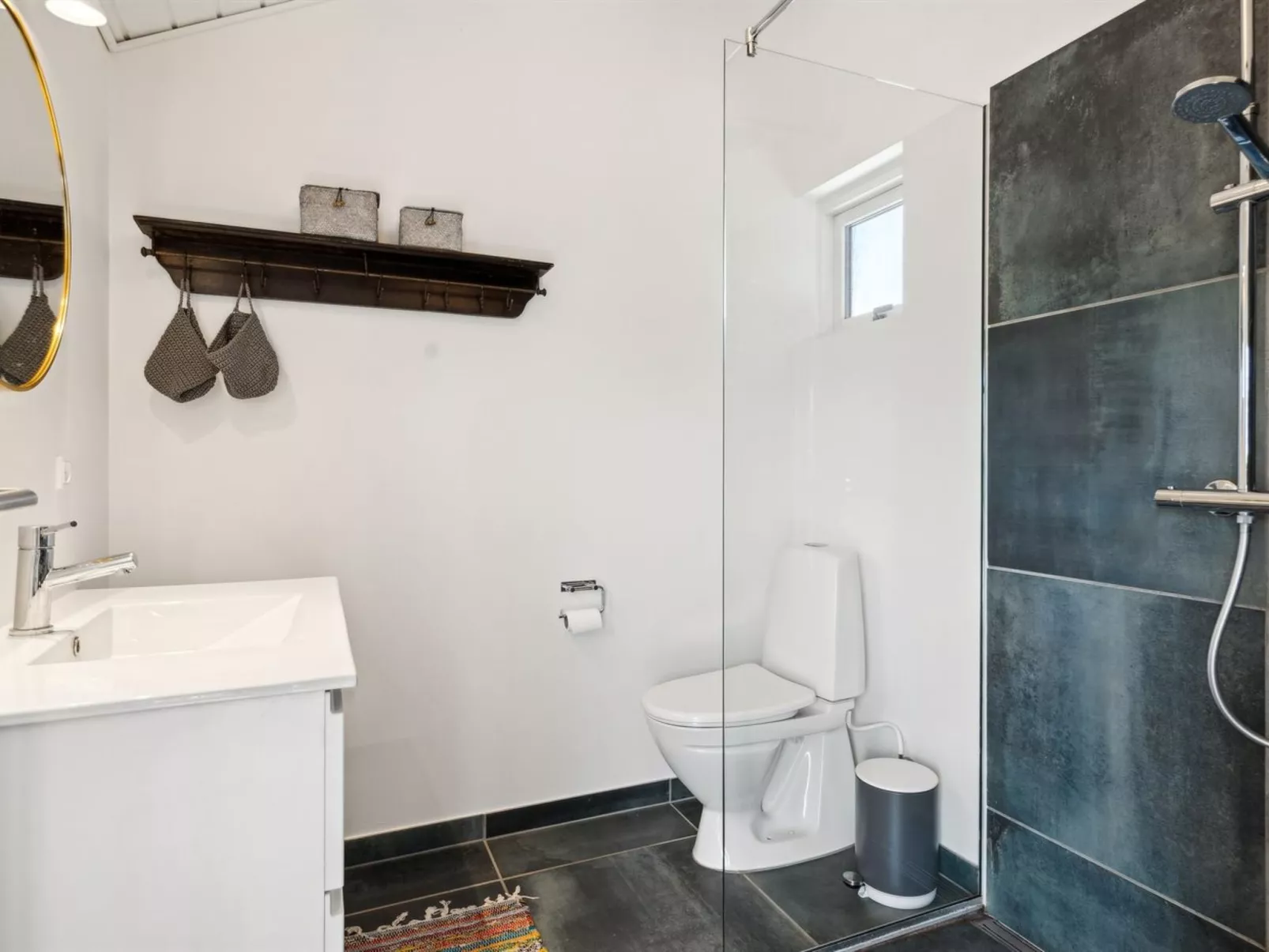 "Sölvy" - 300m from the sea-Binnen