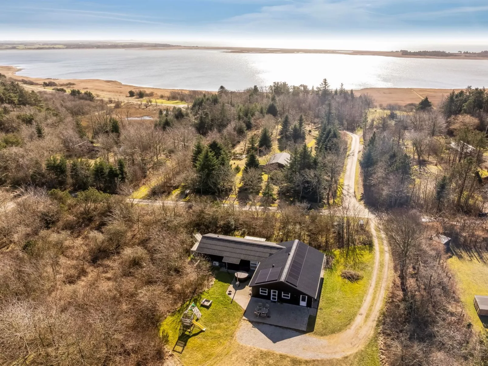 "Karmen" - 250m to the fjord-Buiten