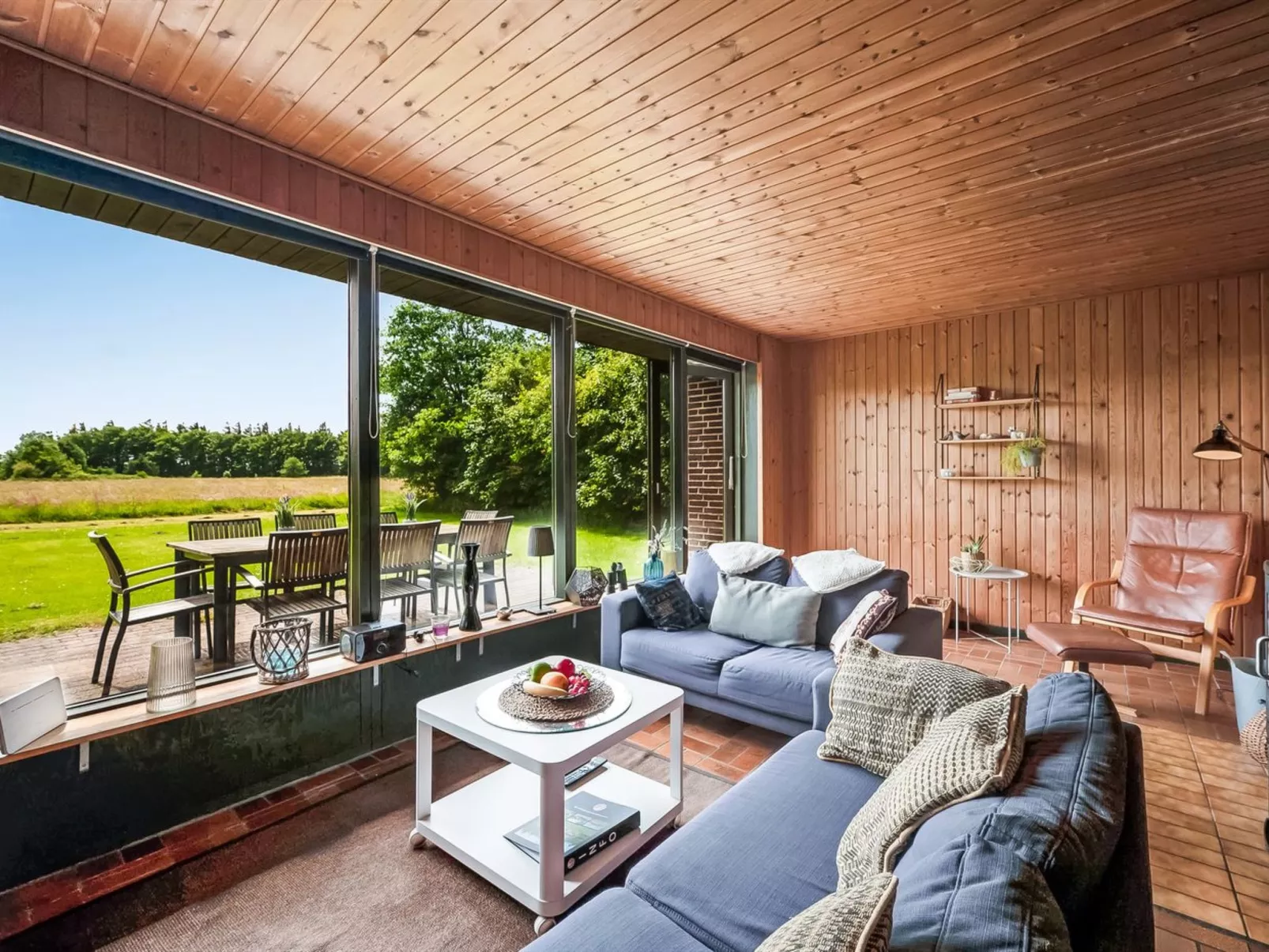 "Arlin" - 380m to the fjord-Binnen