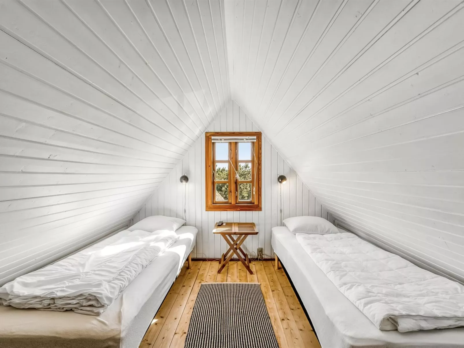 "Arlina" - 600m from the sea-Binnen