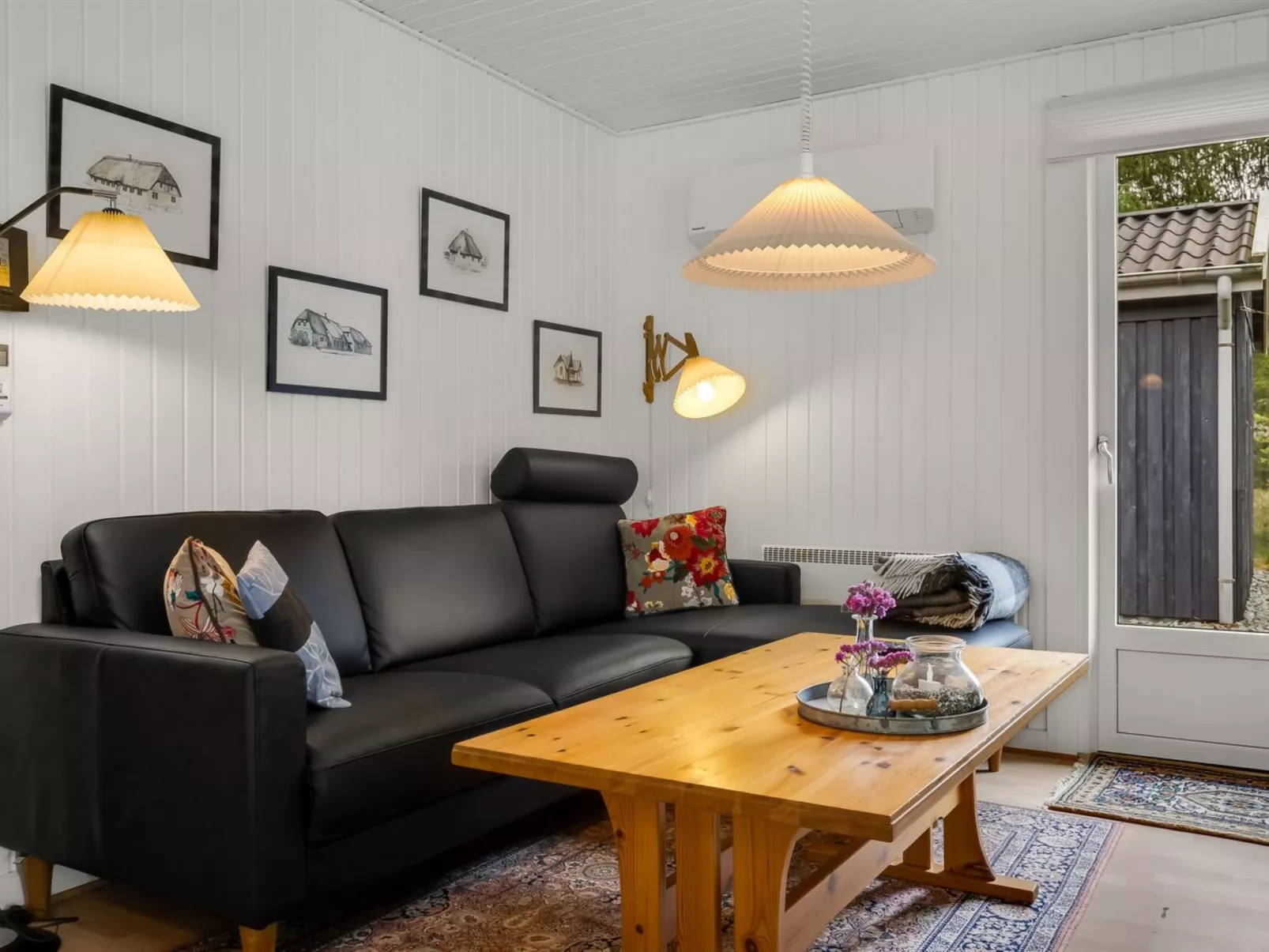 "Fiallar" - 3.2km from the sea-Binnen