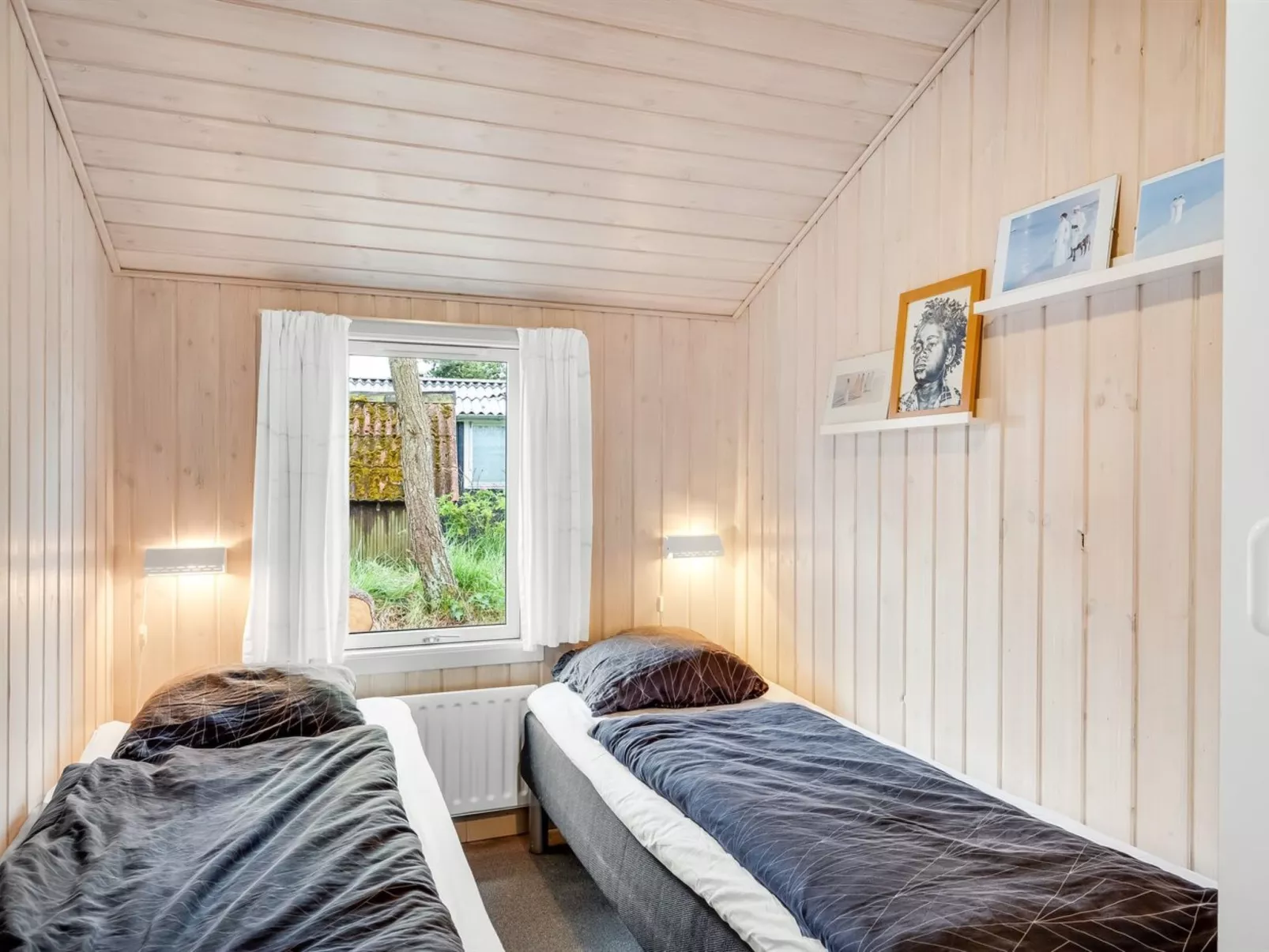 "Adrienne" - 240m from the sea-Binnen