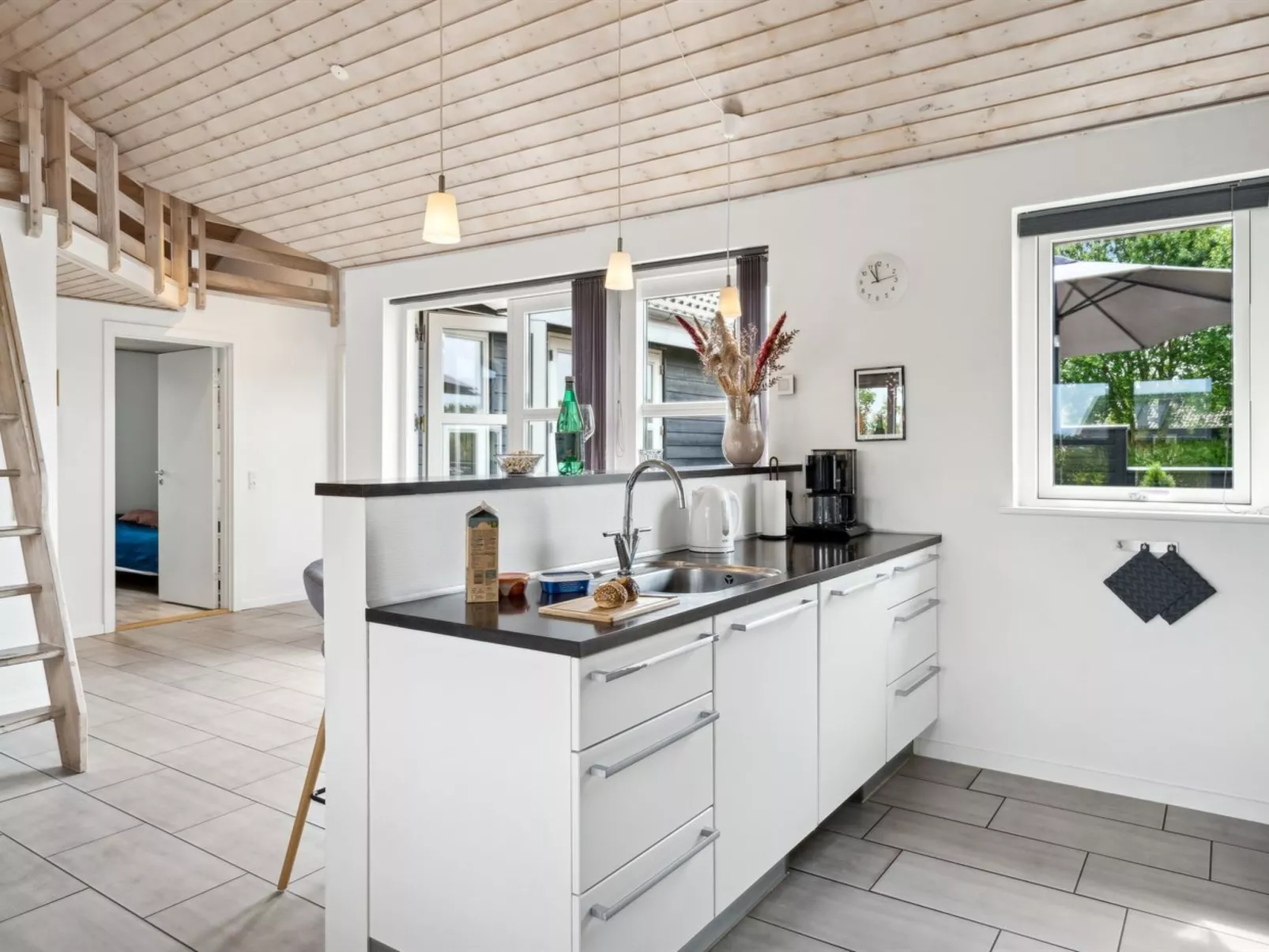 "Hakan" - 900m from the sea-Binnen