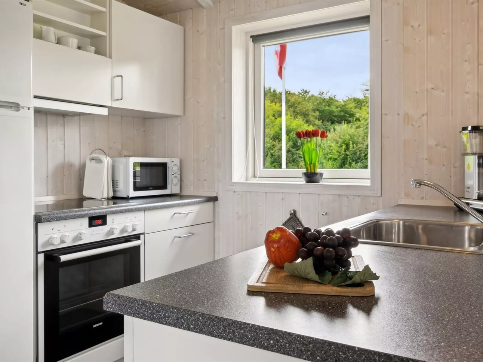 "Tayana" - 700m from the sea-Binnen