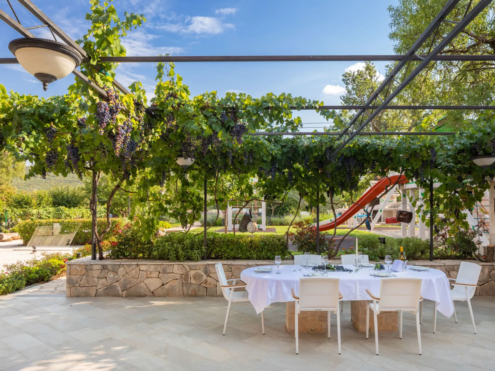 Villa Dalmatica moderna-Buiten