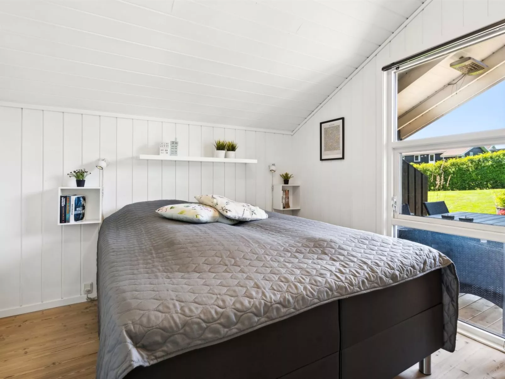 "Enida" - 350m to the fjord-Binnen