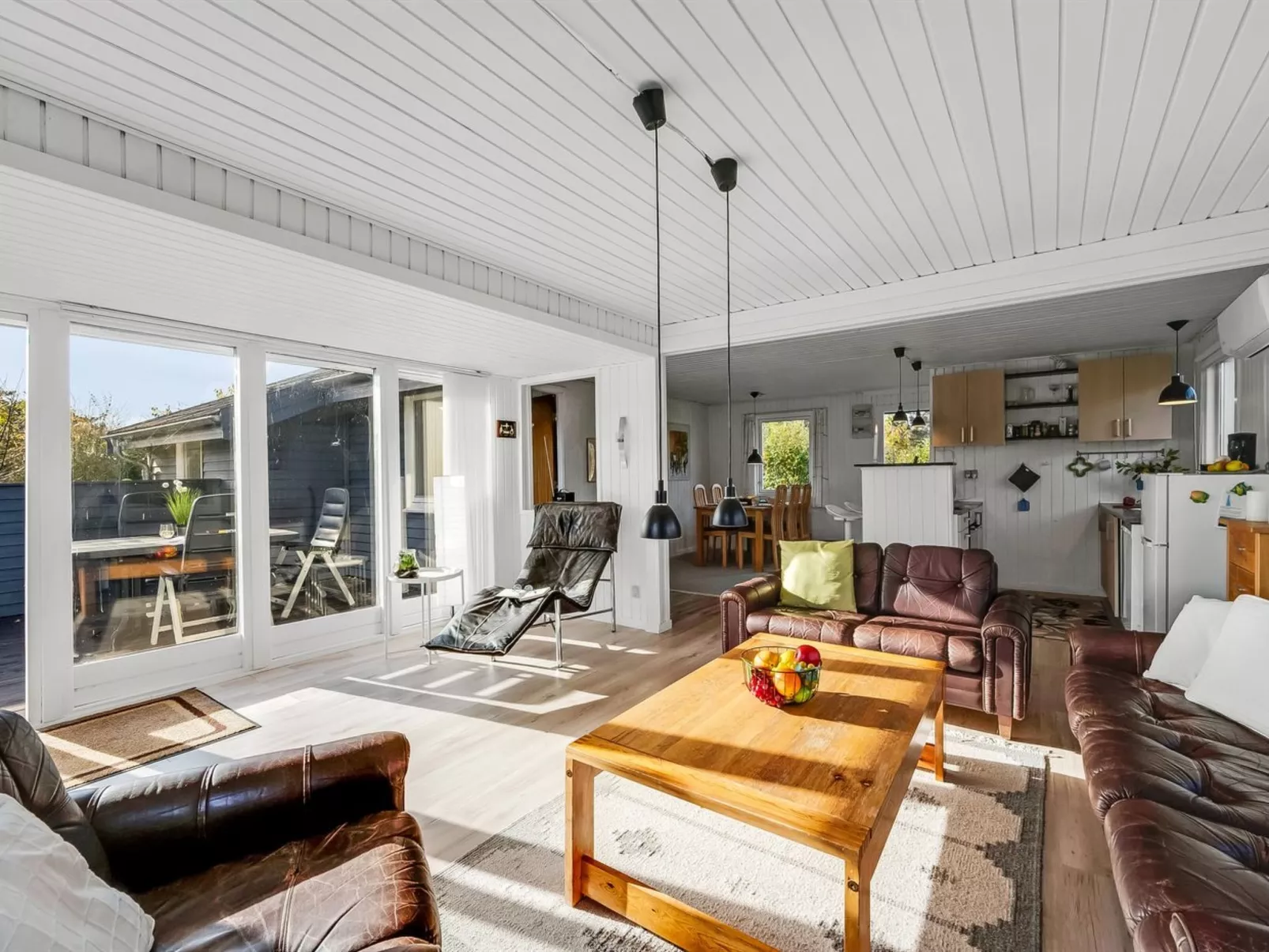 "Pirjo" - 350m to the fjord-Binnen