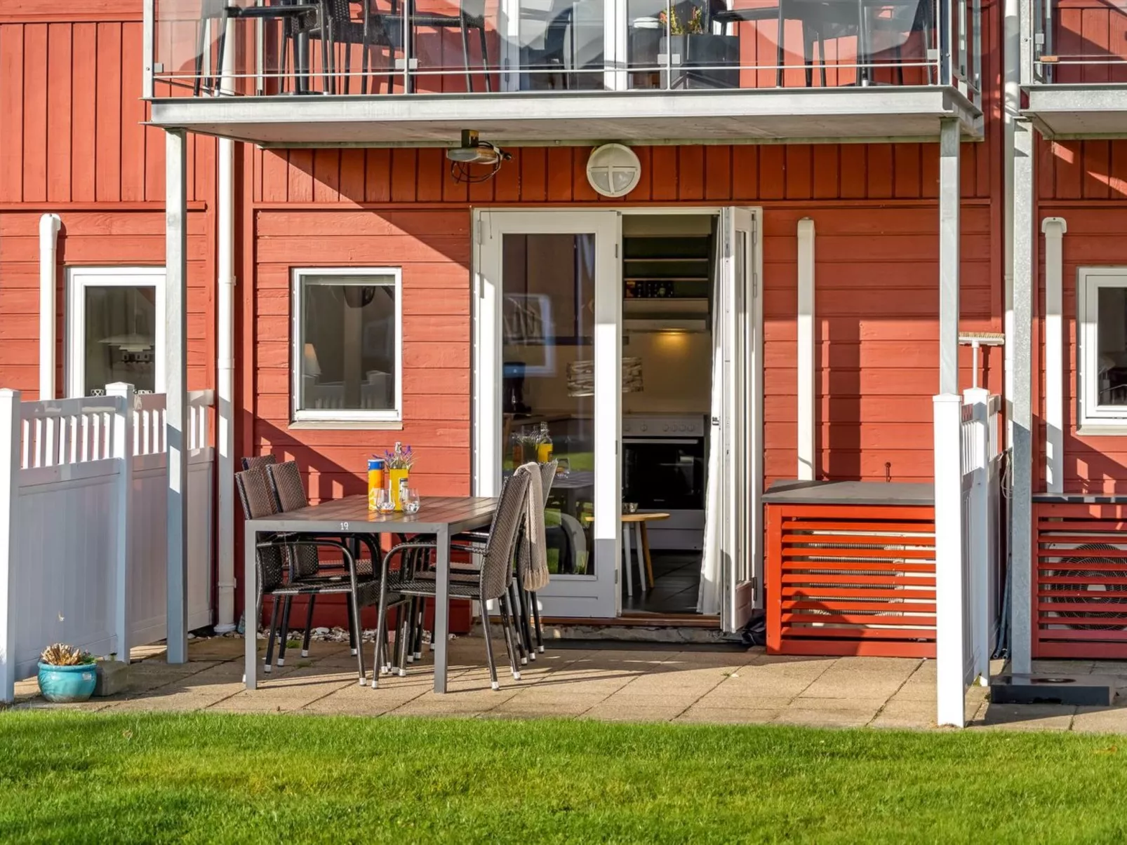 "Vincent" -  from the sea-Buiten