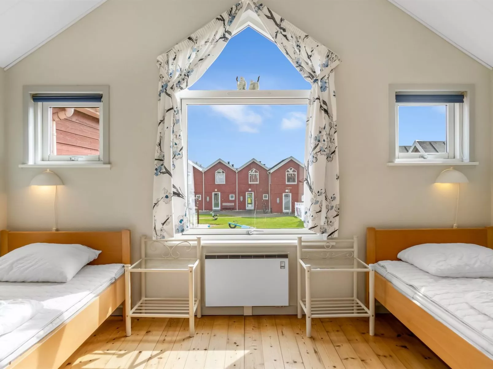 "Arton" -  from the sea-Binnen