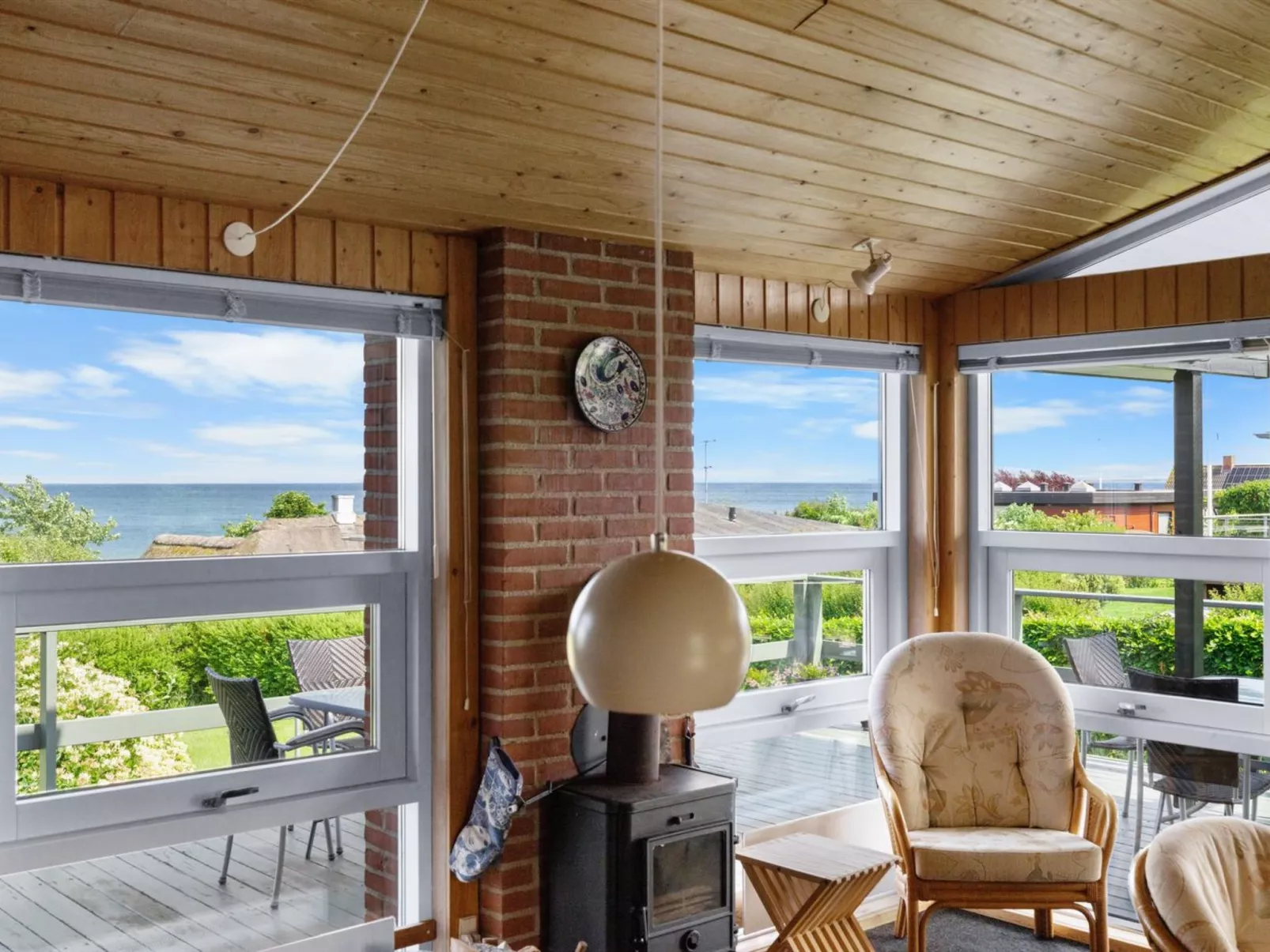 "Slava" - 75m from the sea-Binnen