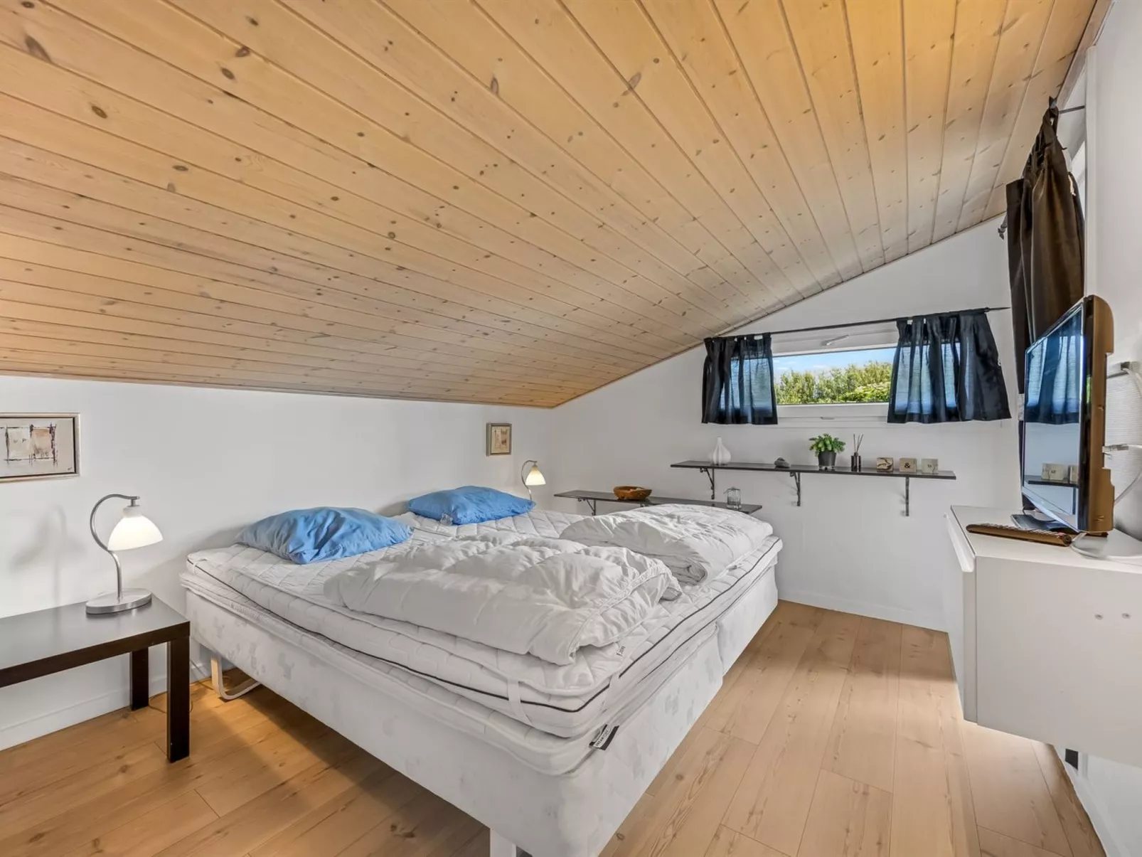 "Erblin" - 400m from the sea-Binnen