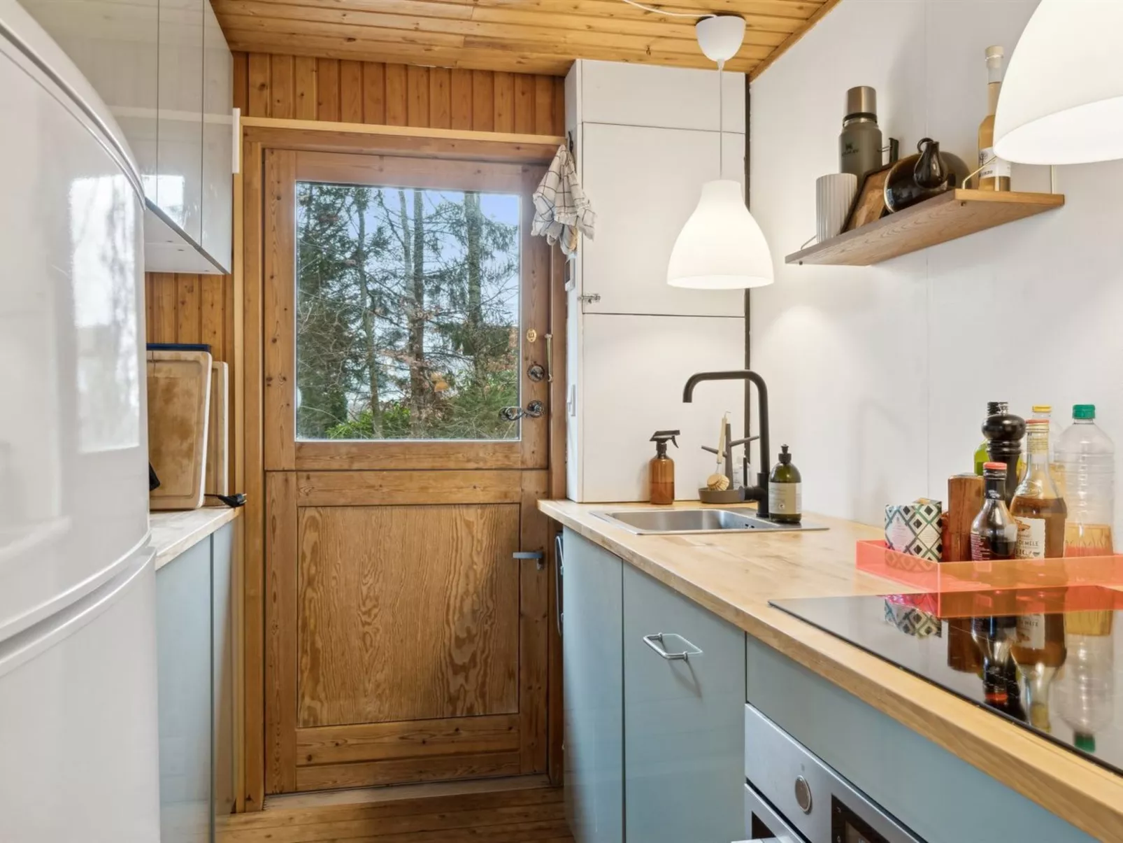 "Gunward" - 3km from the sea-Binnen