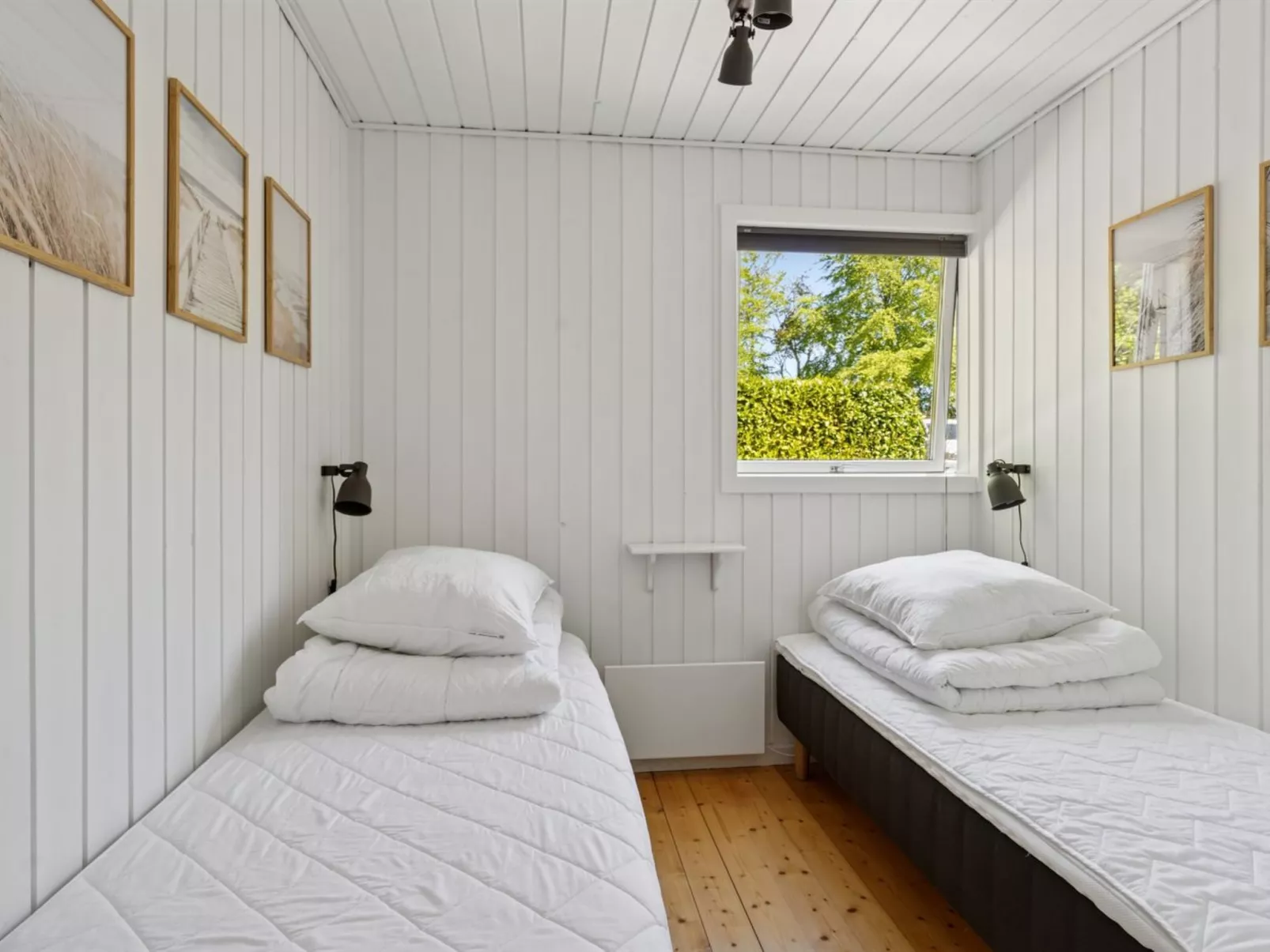 "Conradine" - 600m from the sea-Binnen