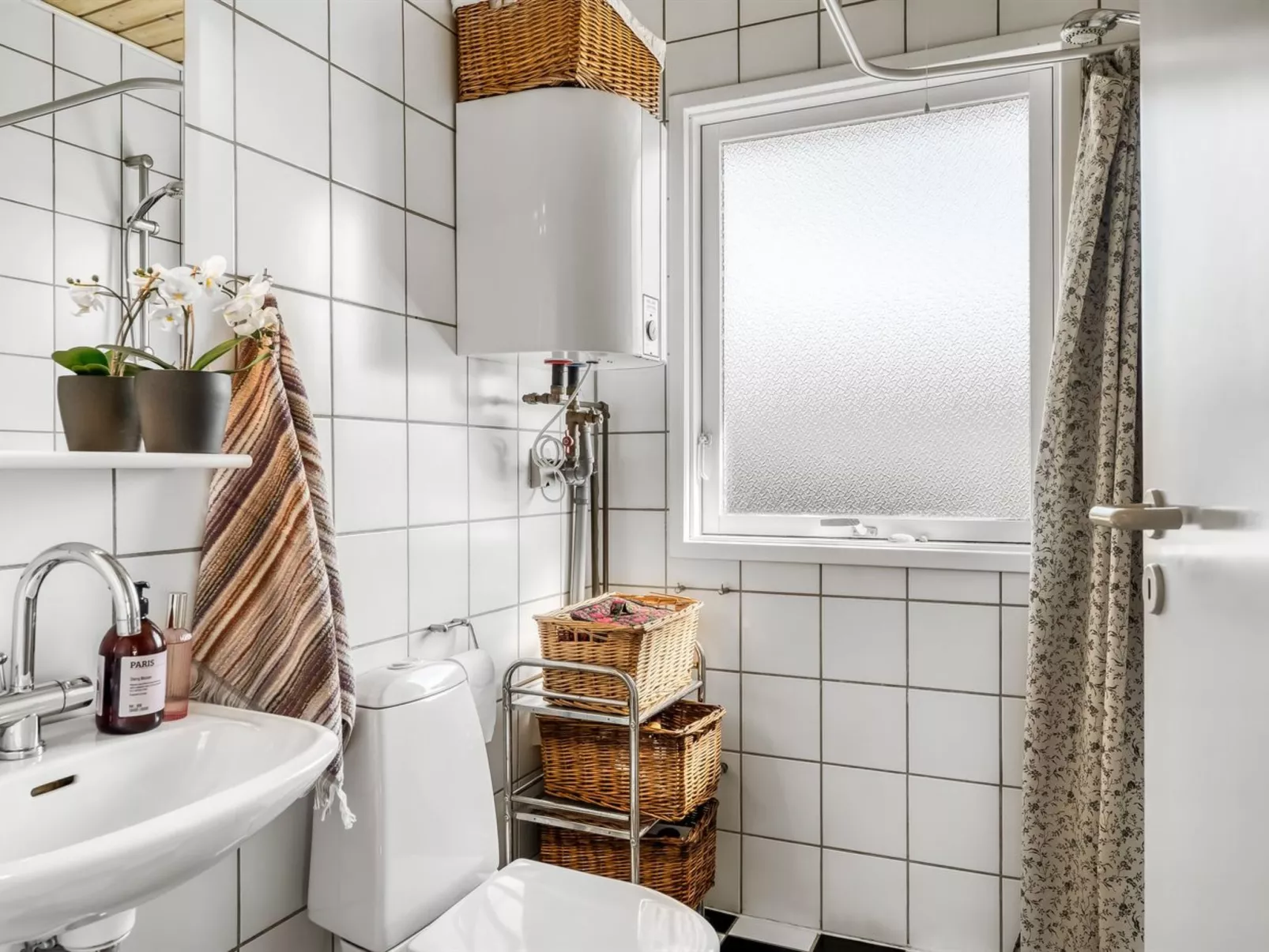 "Bara" -  from the sea-Binnen