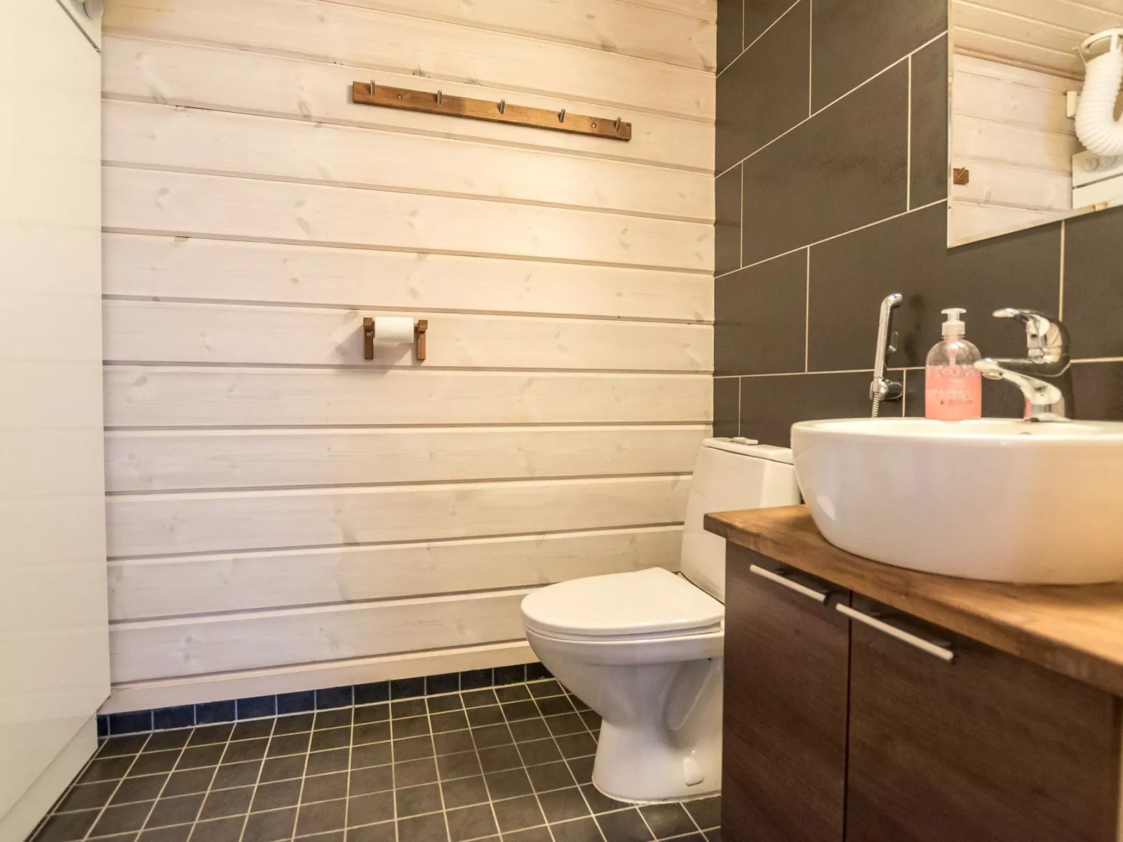 Aurinko-saaga 4 paritalo-Binnen