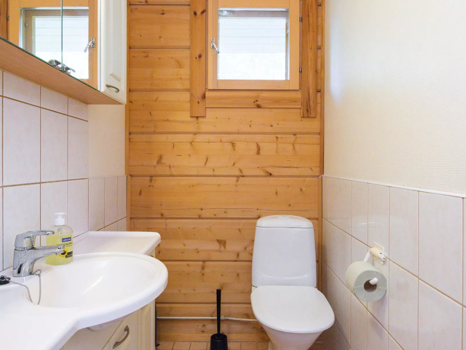 Hot pool cottage iitu-Binnen