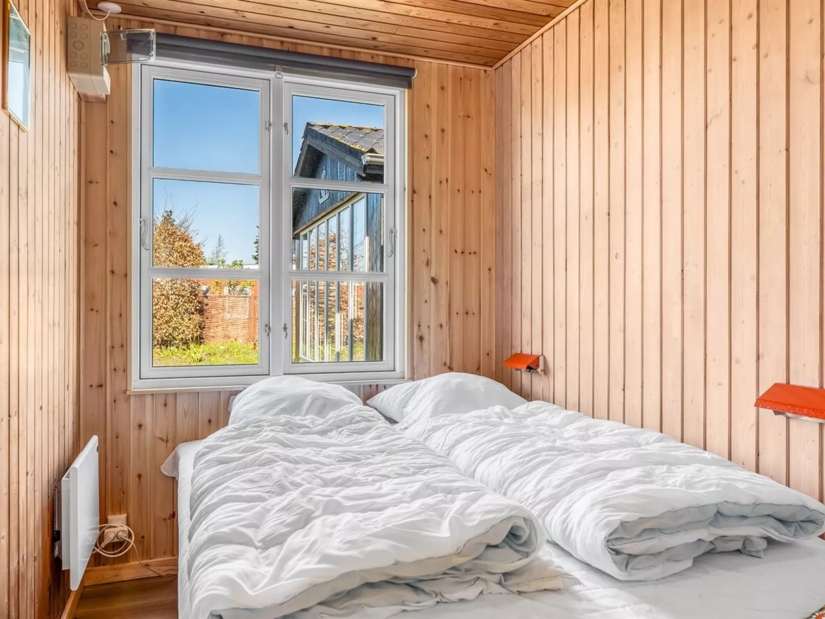 "Yaris" -  from the sea-Binnen