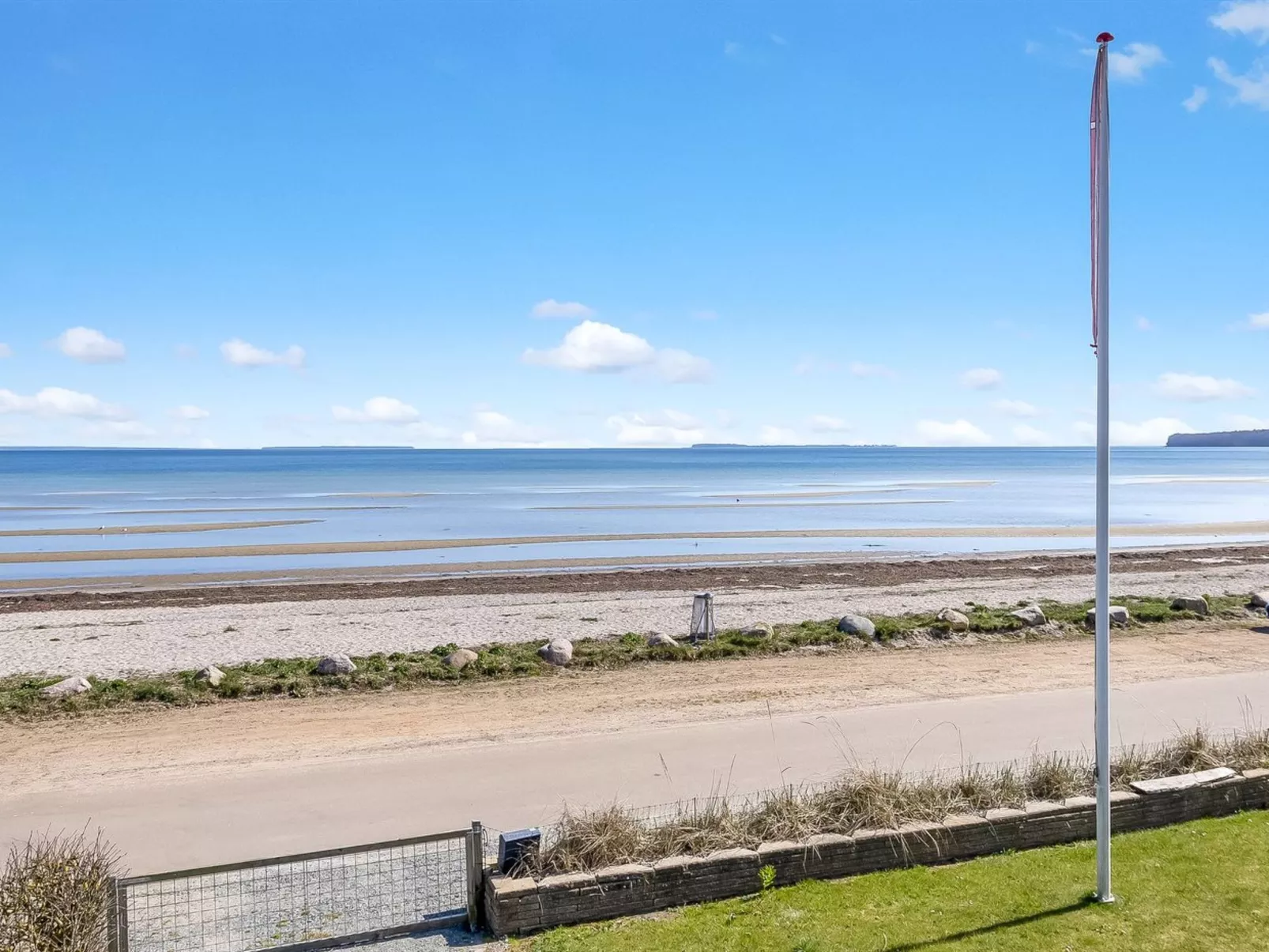 "Cornelius" - 30m from the sea-Buiten