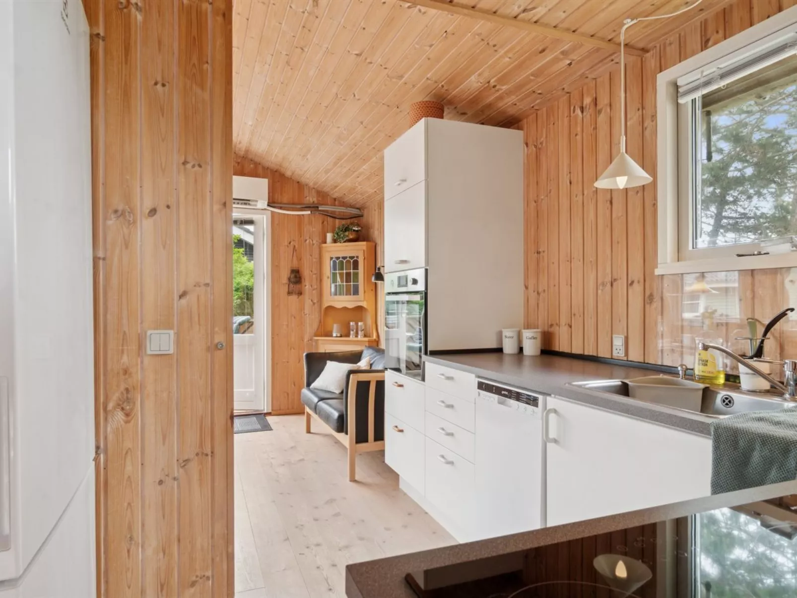 "Saija" - 100m from the sea-Binnen