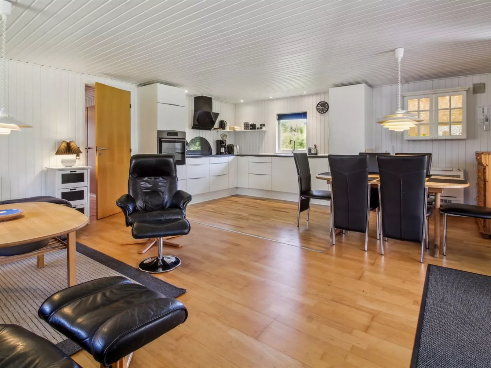 "Alia" - 30km from the sea-Binnen