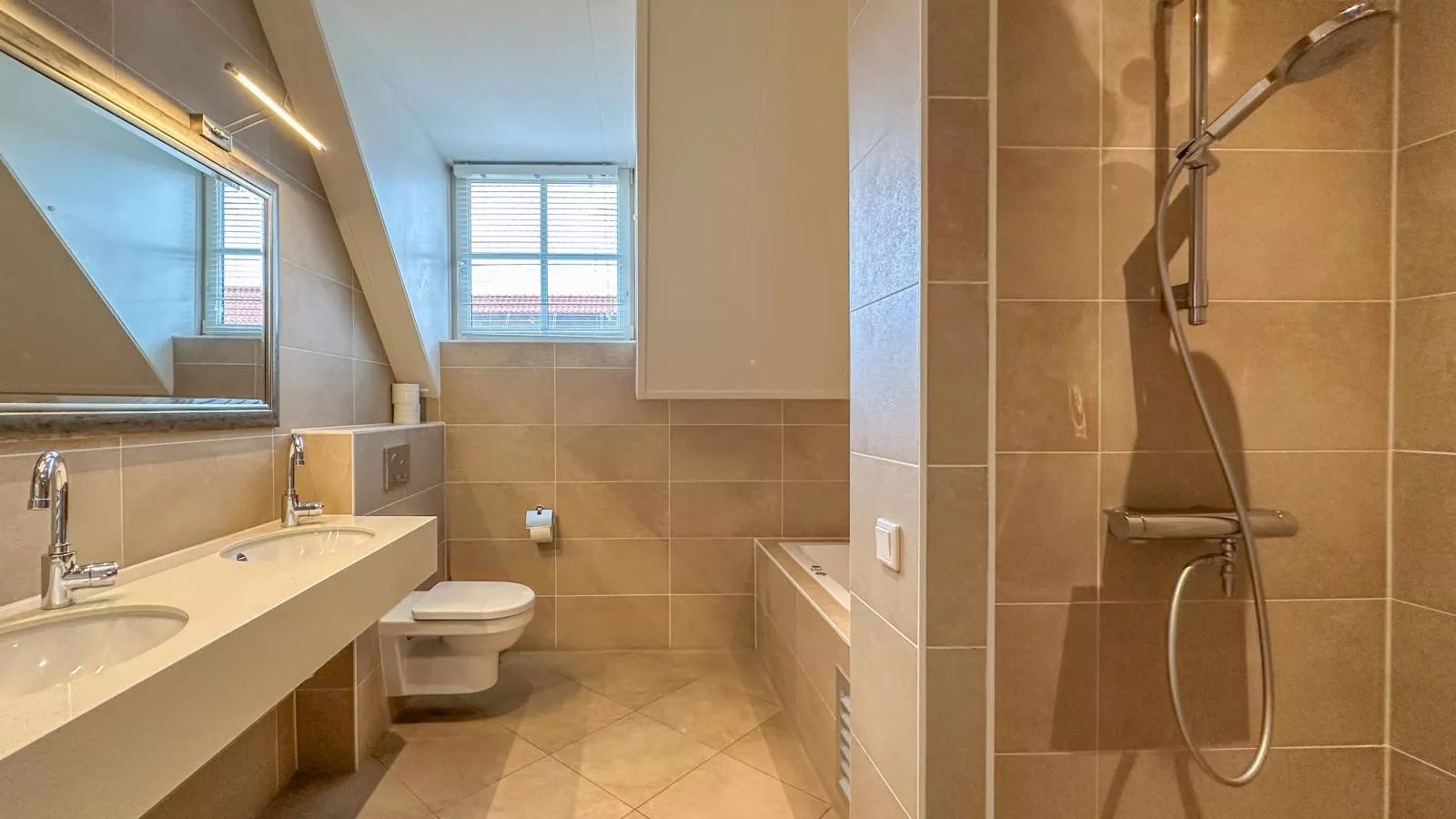 Dune Design 38-Badkamer