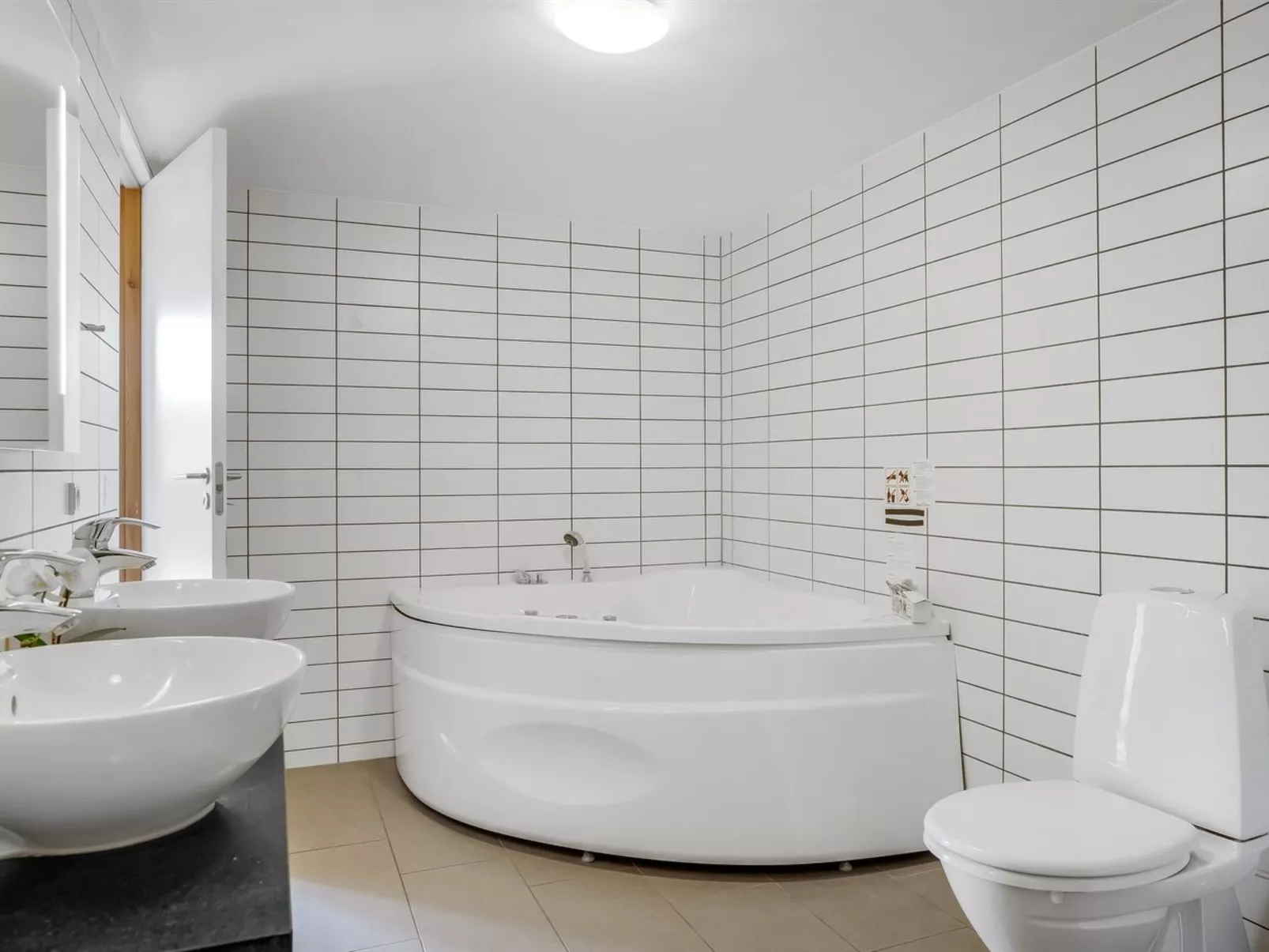 "Ginne" - 1km to the fjord-Binnen