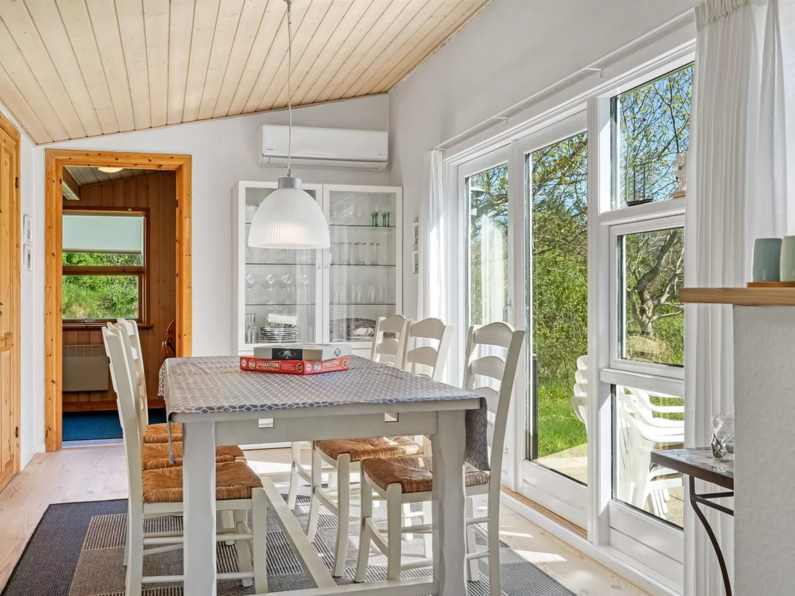 "Rieke" - 2km from the sea-Binnen