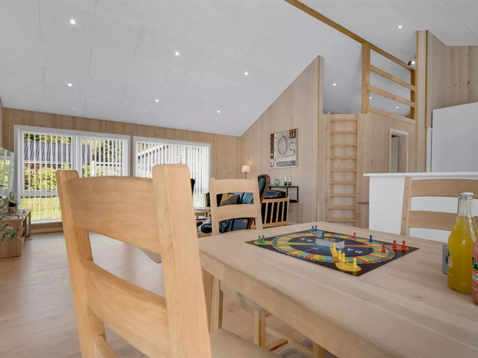 "Ebertine" - 740m to the fjord-Binnen