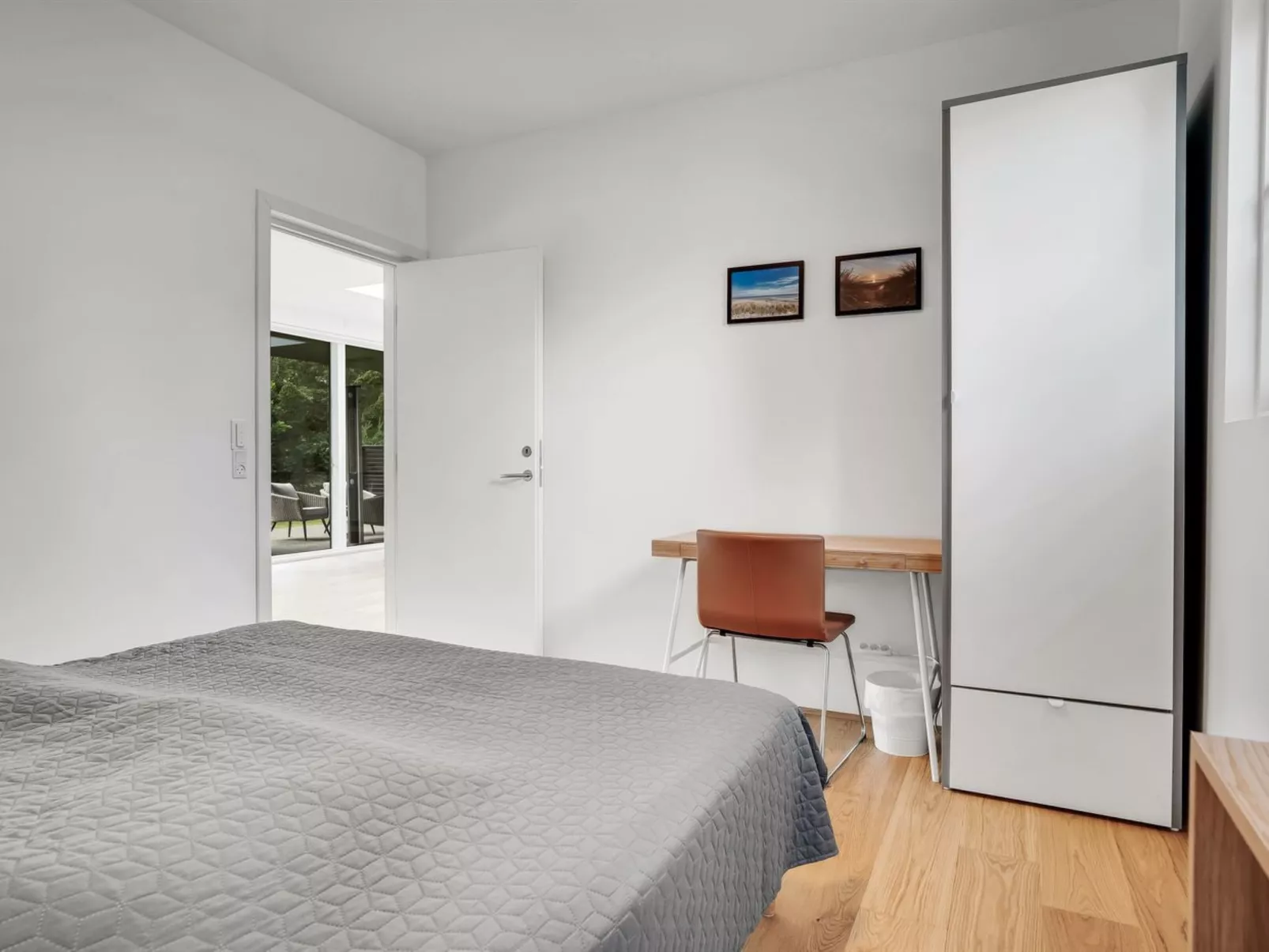 "Jonas" -  from the sea-Binnen