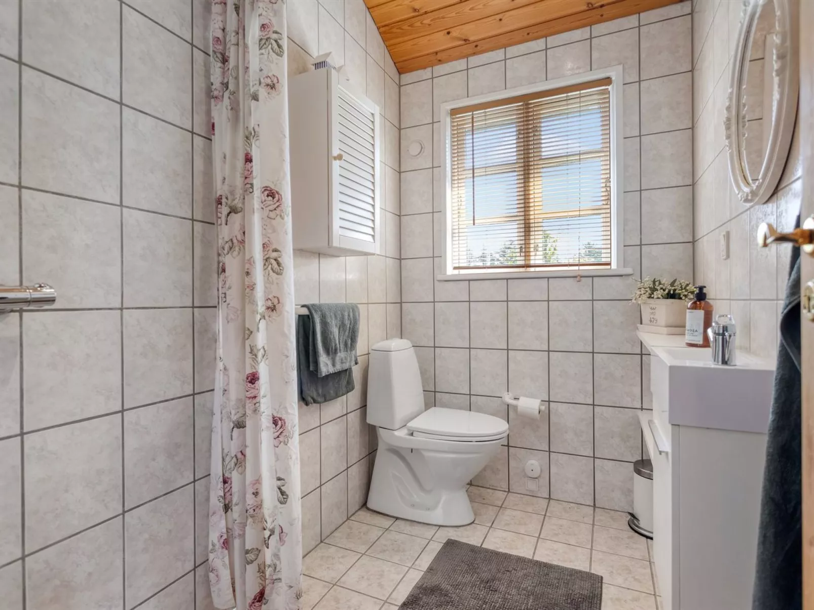 "Helemine" - 500m from the sea-Binnen