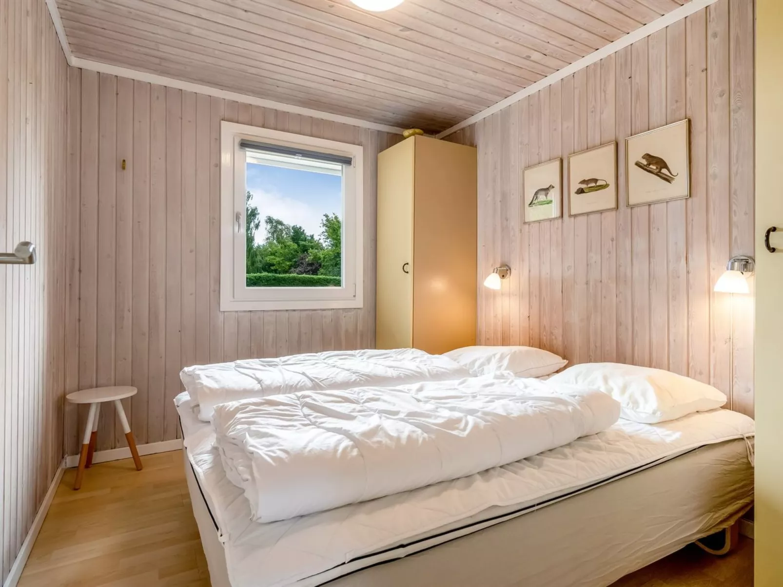 "Ellie" - 500m from the sea-Binnen