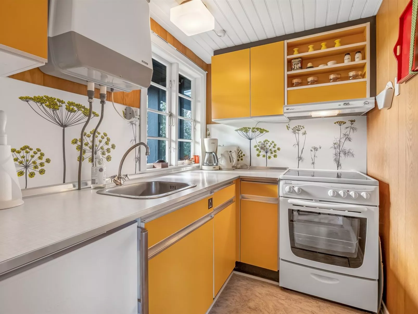 "Sampsa" - 75m from the sea-Binnen