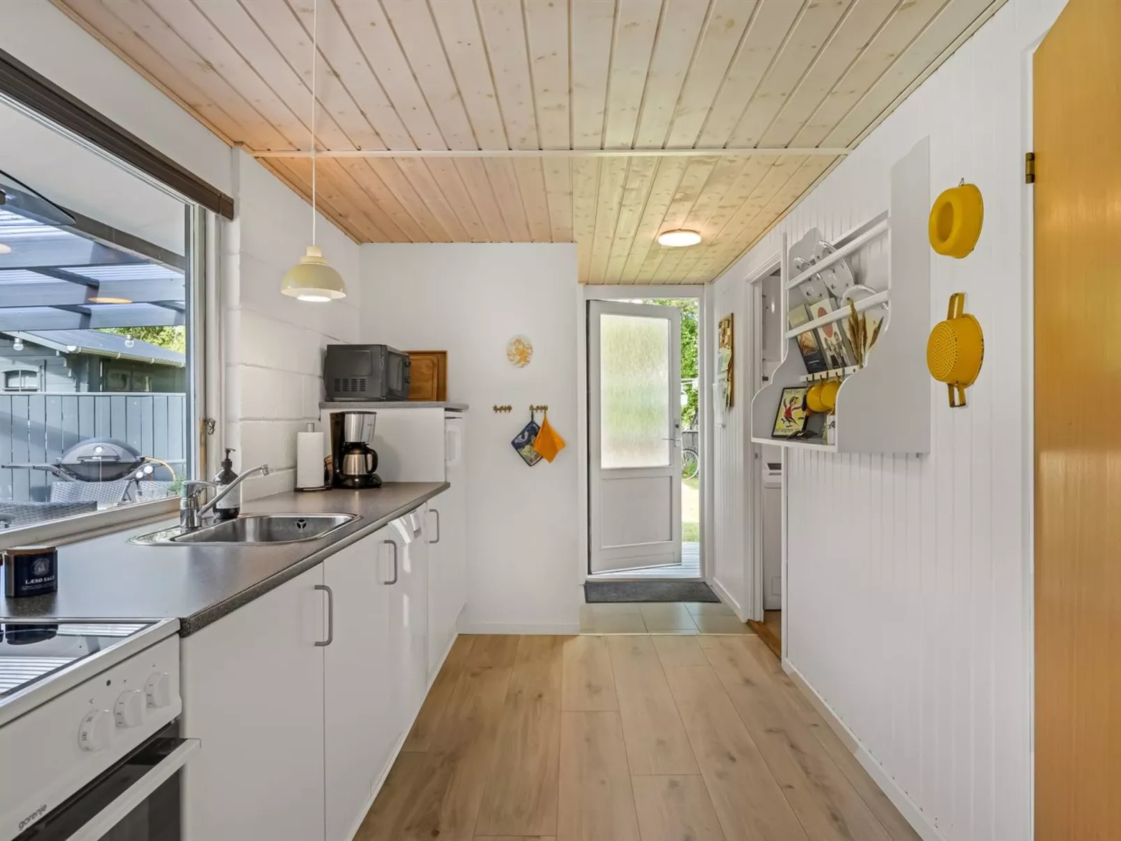 "Annetta" - 800m from the sea-Binnen