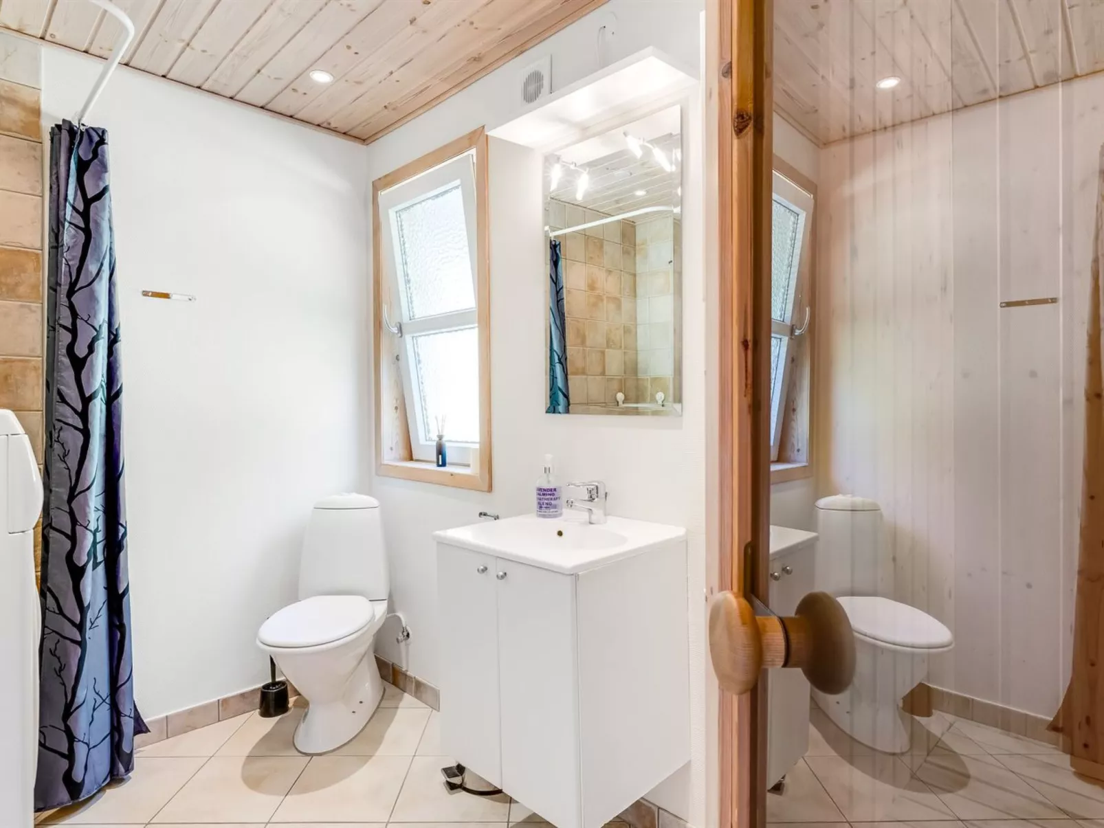 "Angantir" - 4.8km from the sea-Binnen