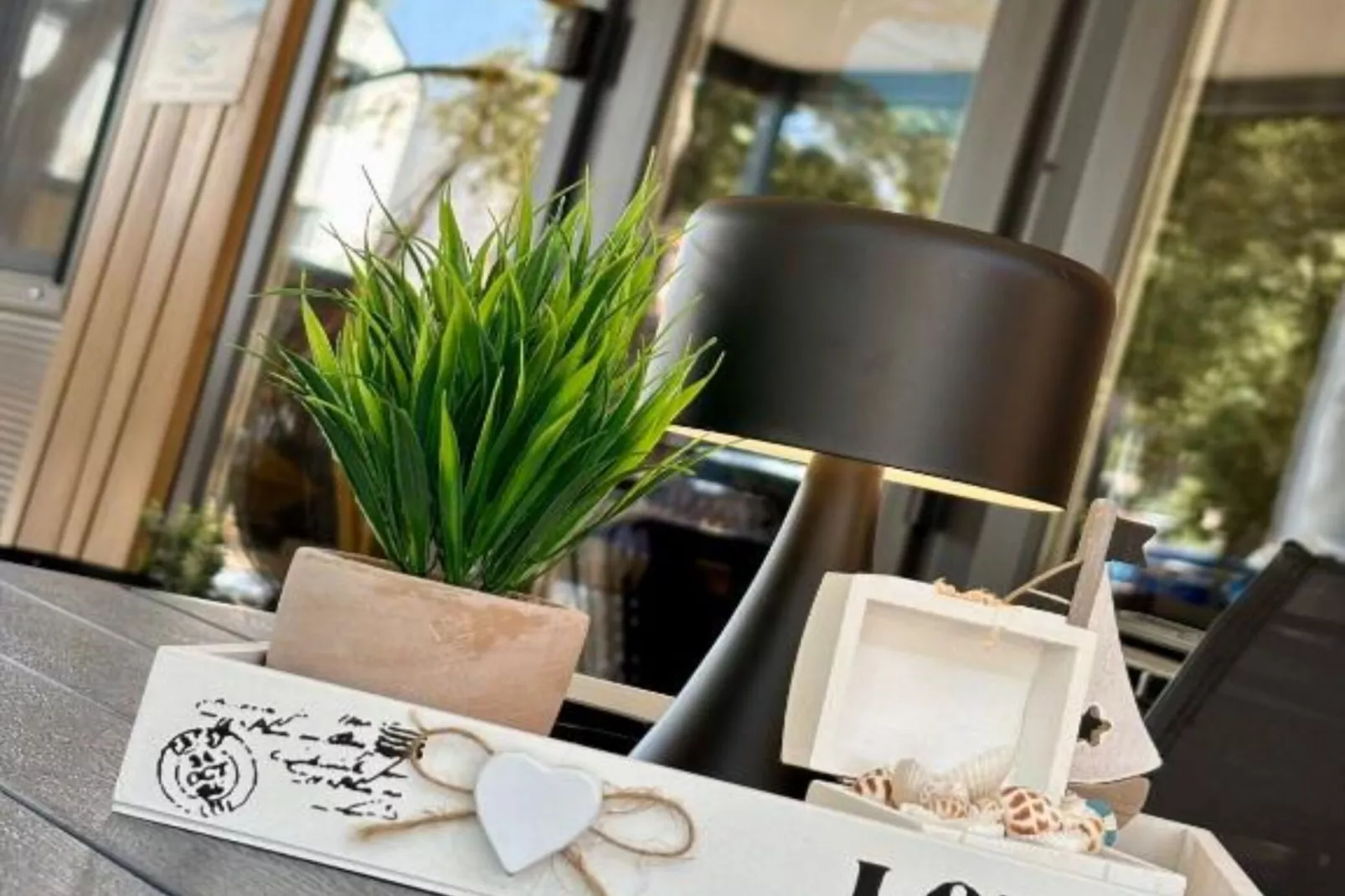 TJ Escape - Mobile Home - Mobile Home With Hot Tub And Terrace-Binnen