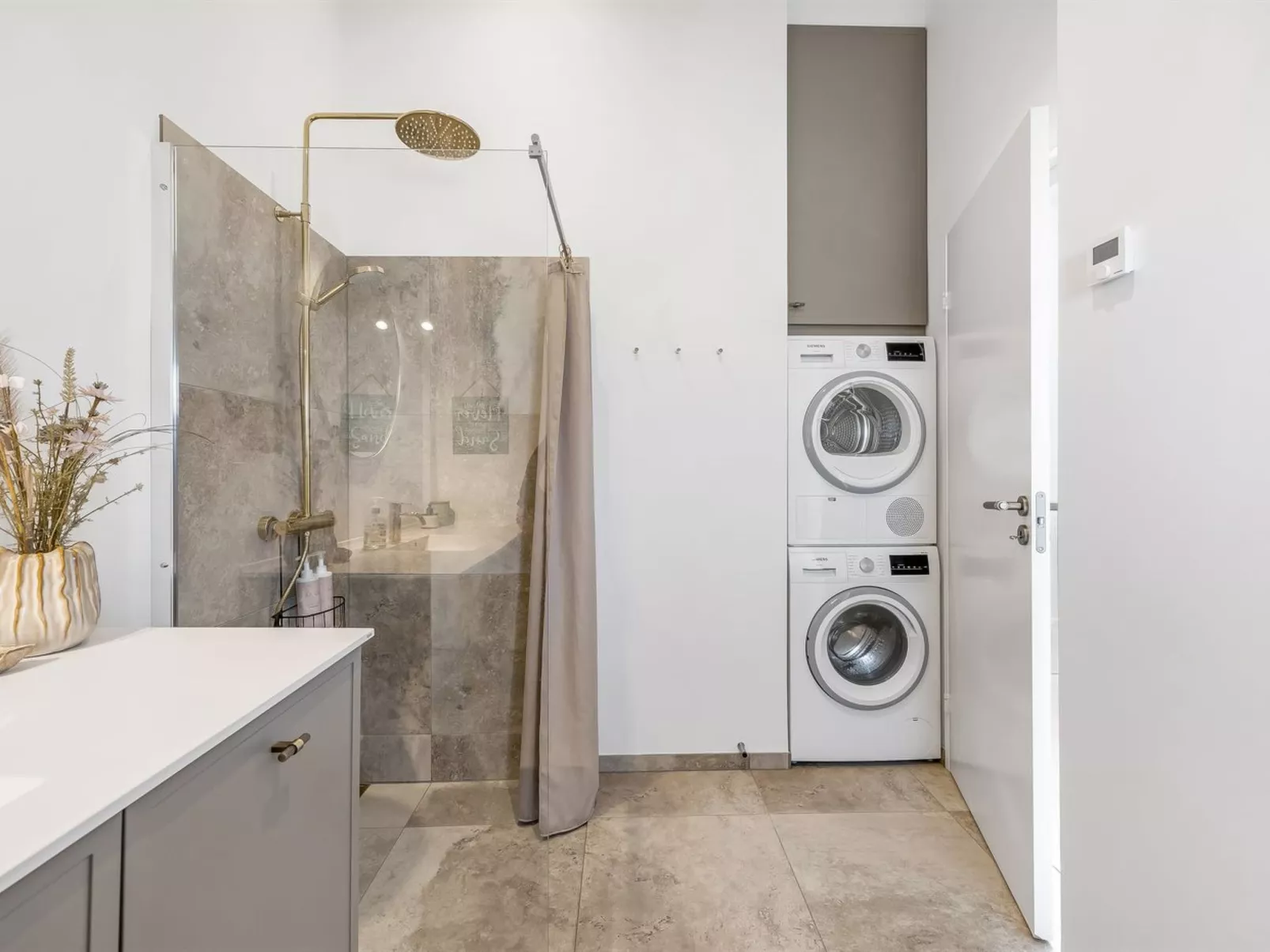 "Tjure" - 500m from the sea-Binnen