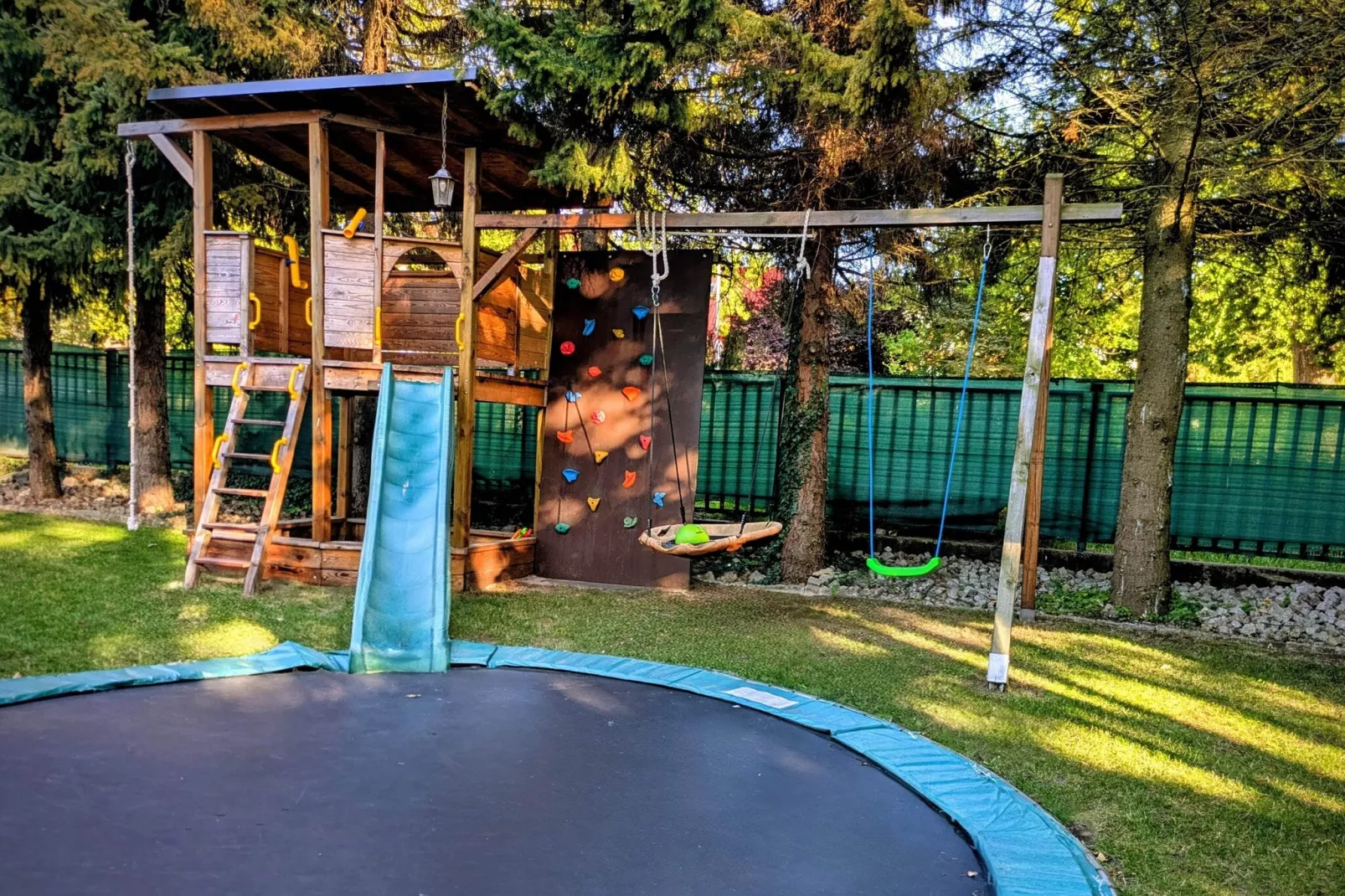 Apartament 4-osobowy na Portowej Kołobrzeg-Tuinen zomer