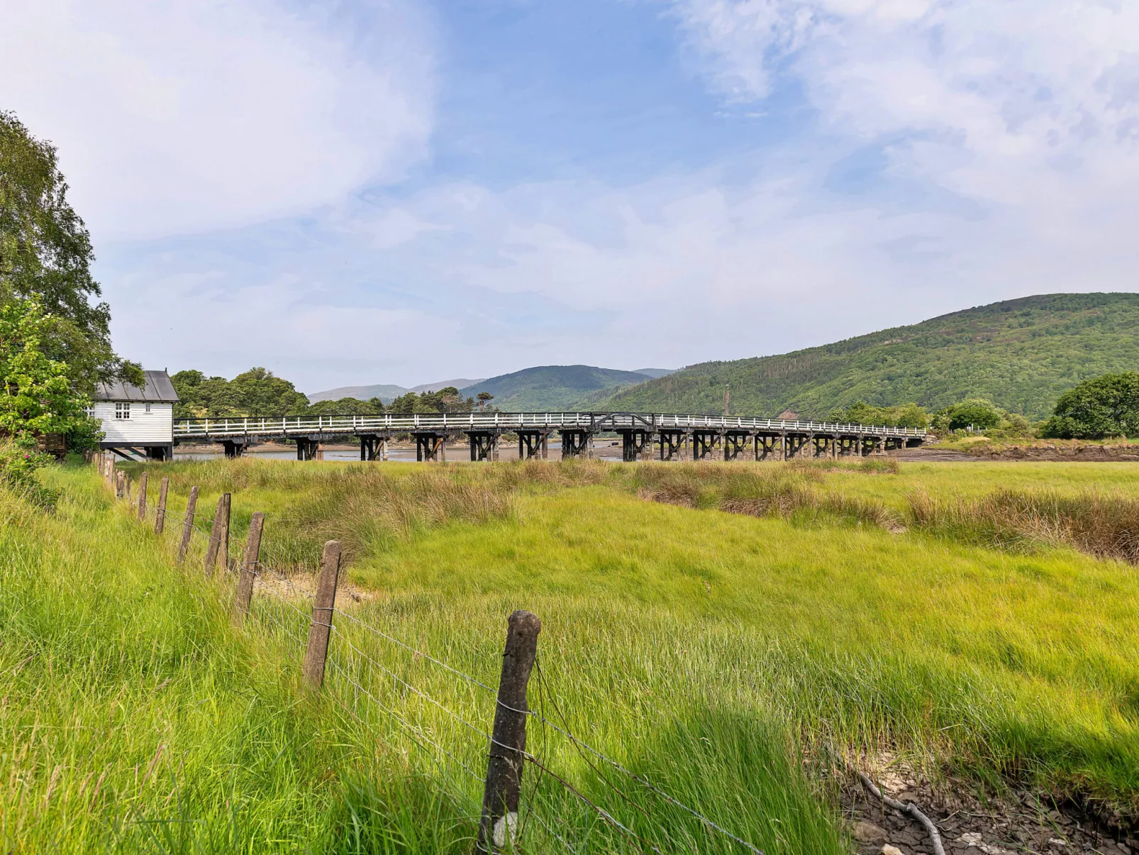 Toll Bridge Cottage-Buiten