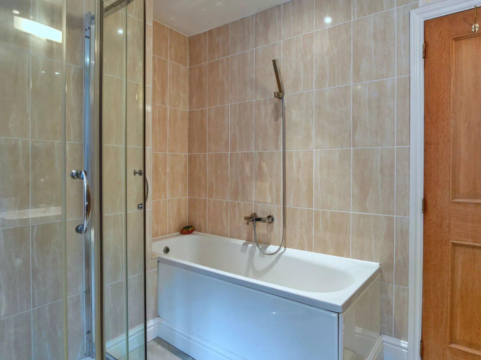 Nor Nour, Cawsand-Binnen