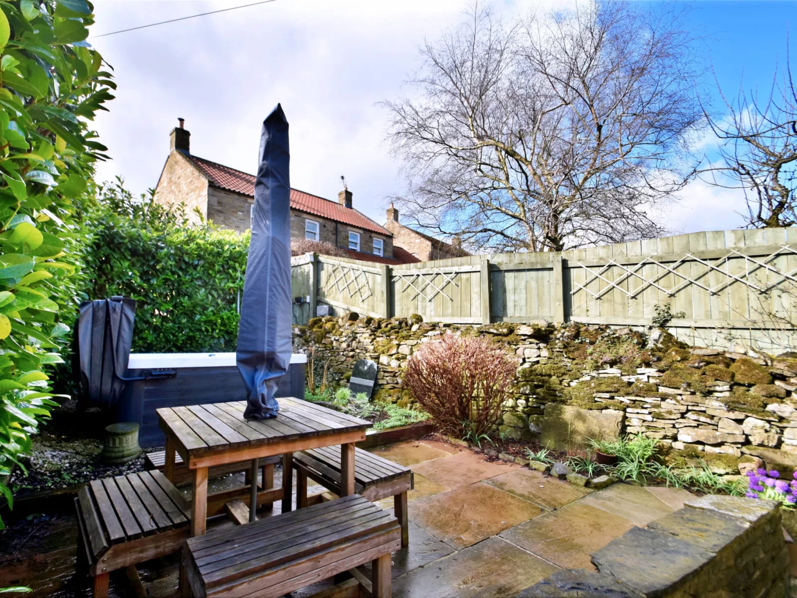 Stable Cottage-Buiten