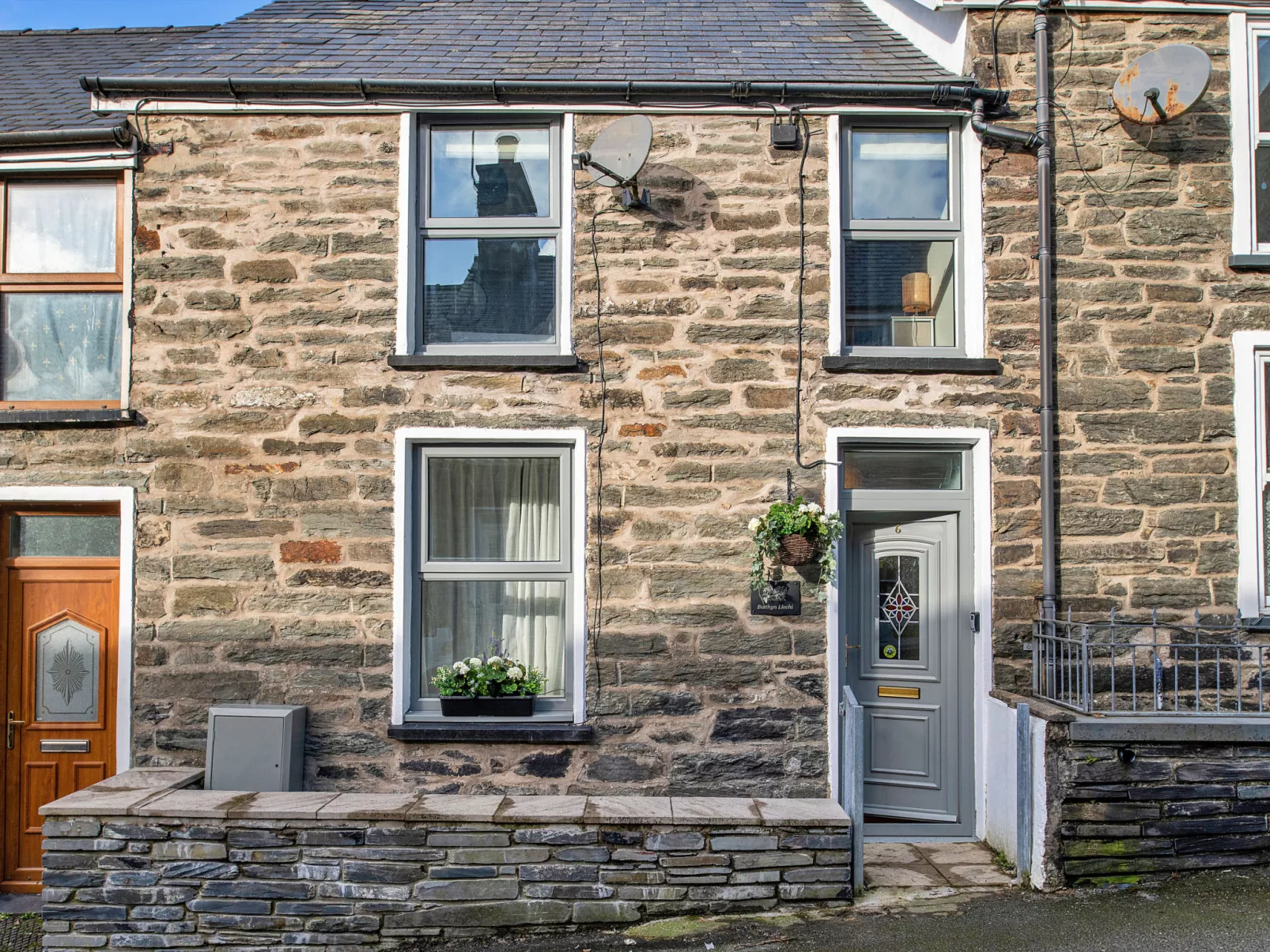 Bwthyn Llechi (Slate Cottage)-Buiten