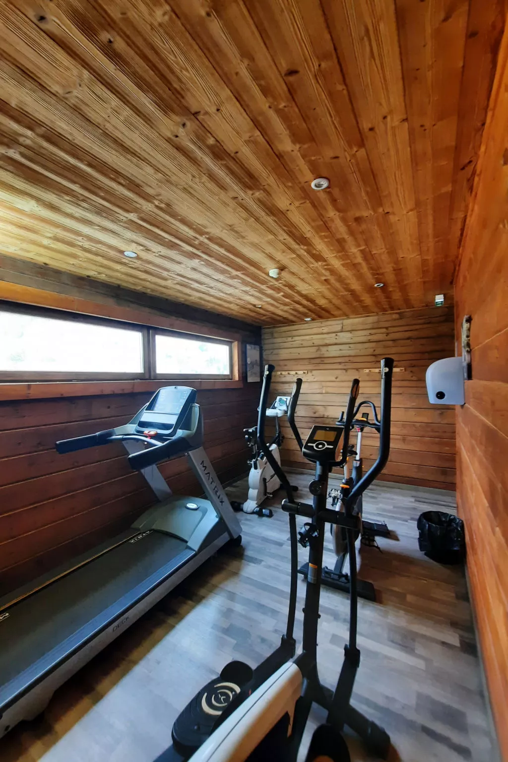 BOIS DE CHAMPELLE-Buiten