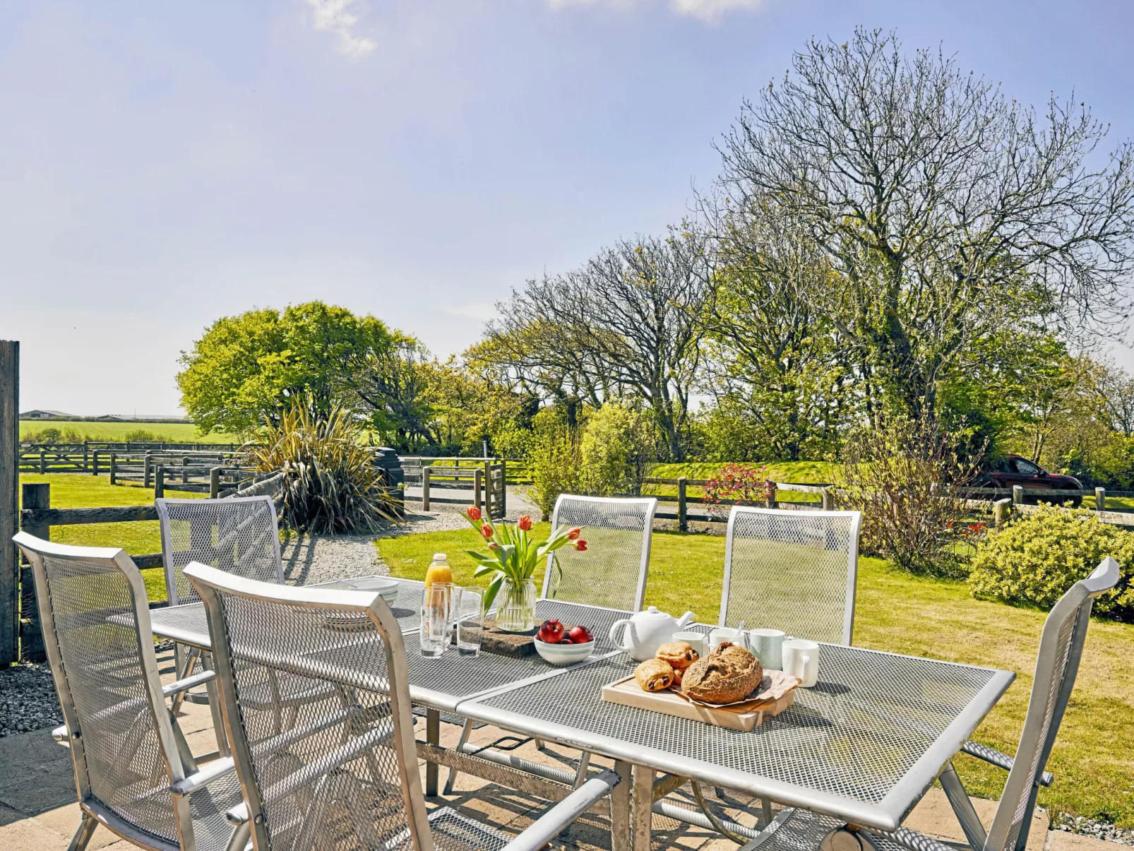 Hawthorn Barn-Buiten