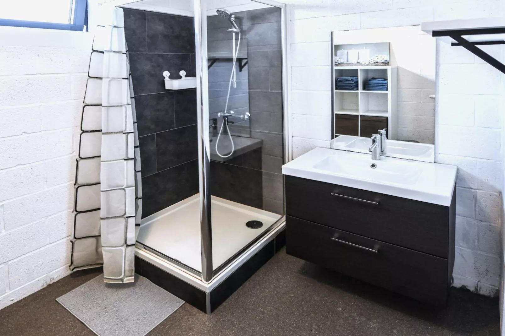 De Smishoeve volledig - met wellness-Badkamer